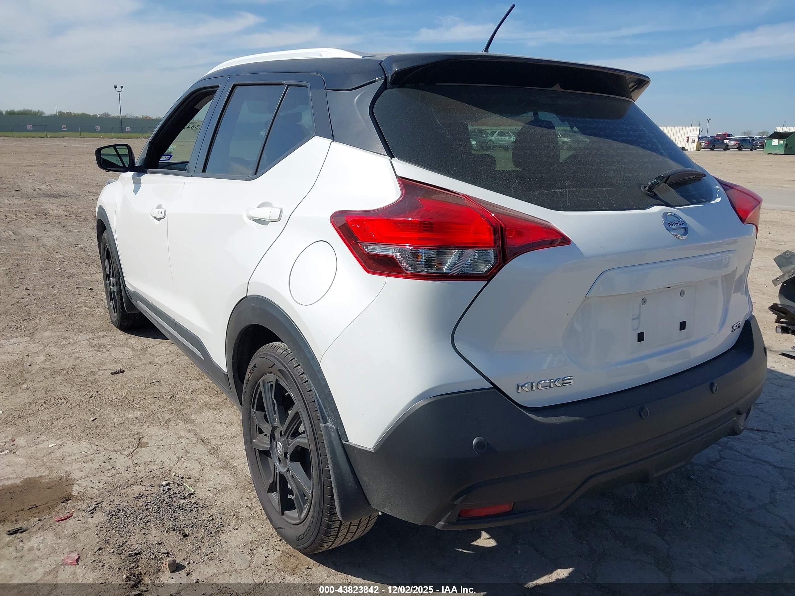 NISSAN KICKS image 3