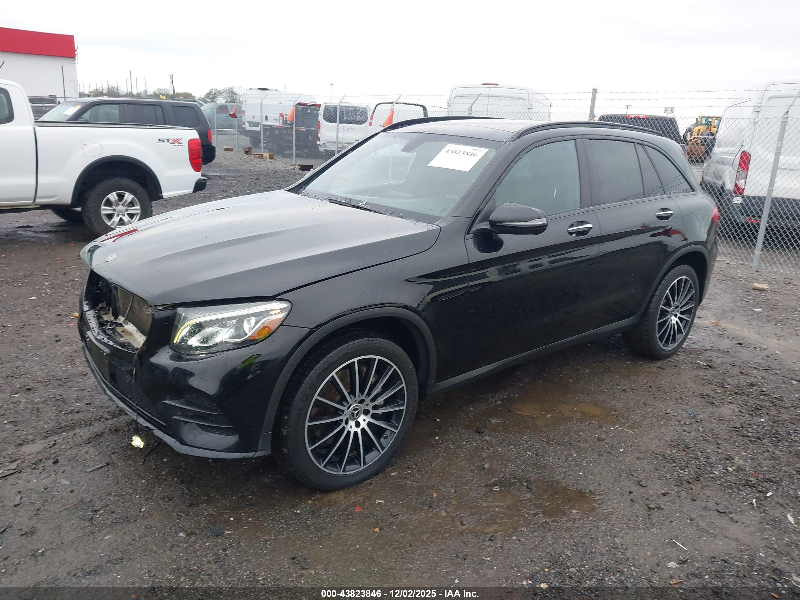 MERCEDES-BENZ GLC image 2