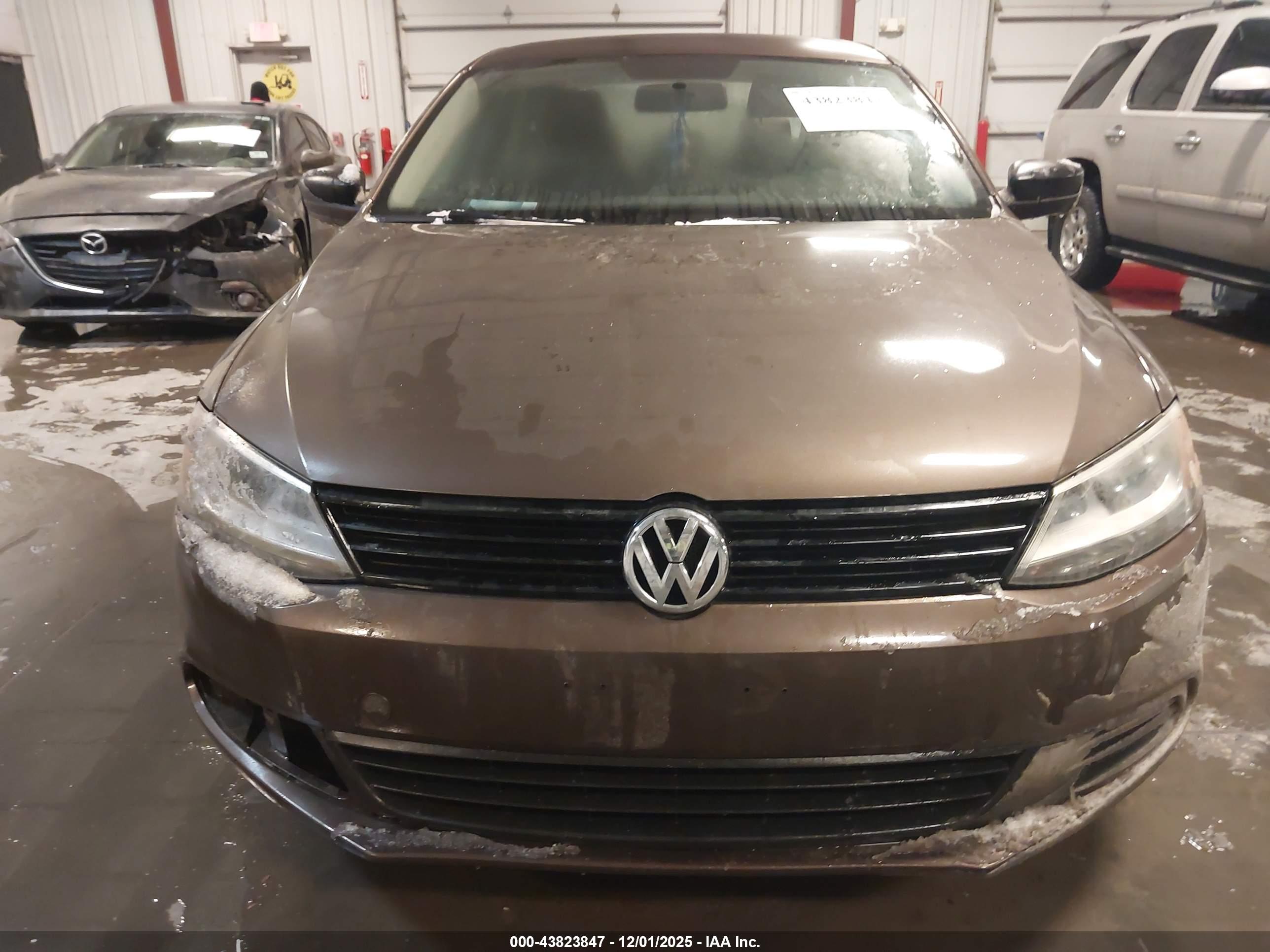 VOLKSWAGEN JETTA image 6
