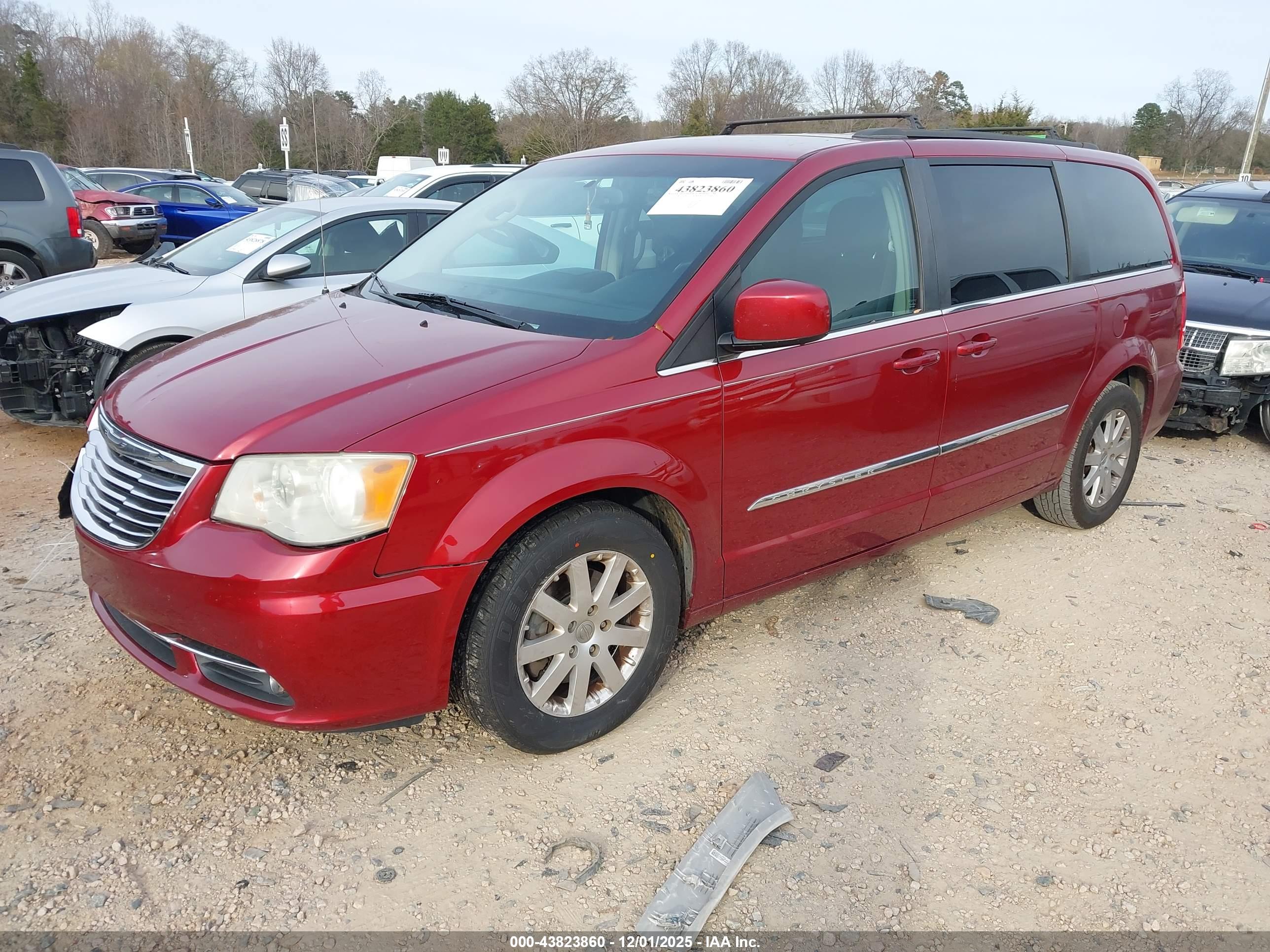 CHRYSLER TOWN image 2