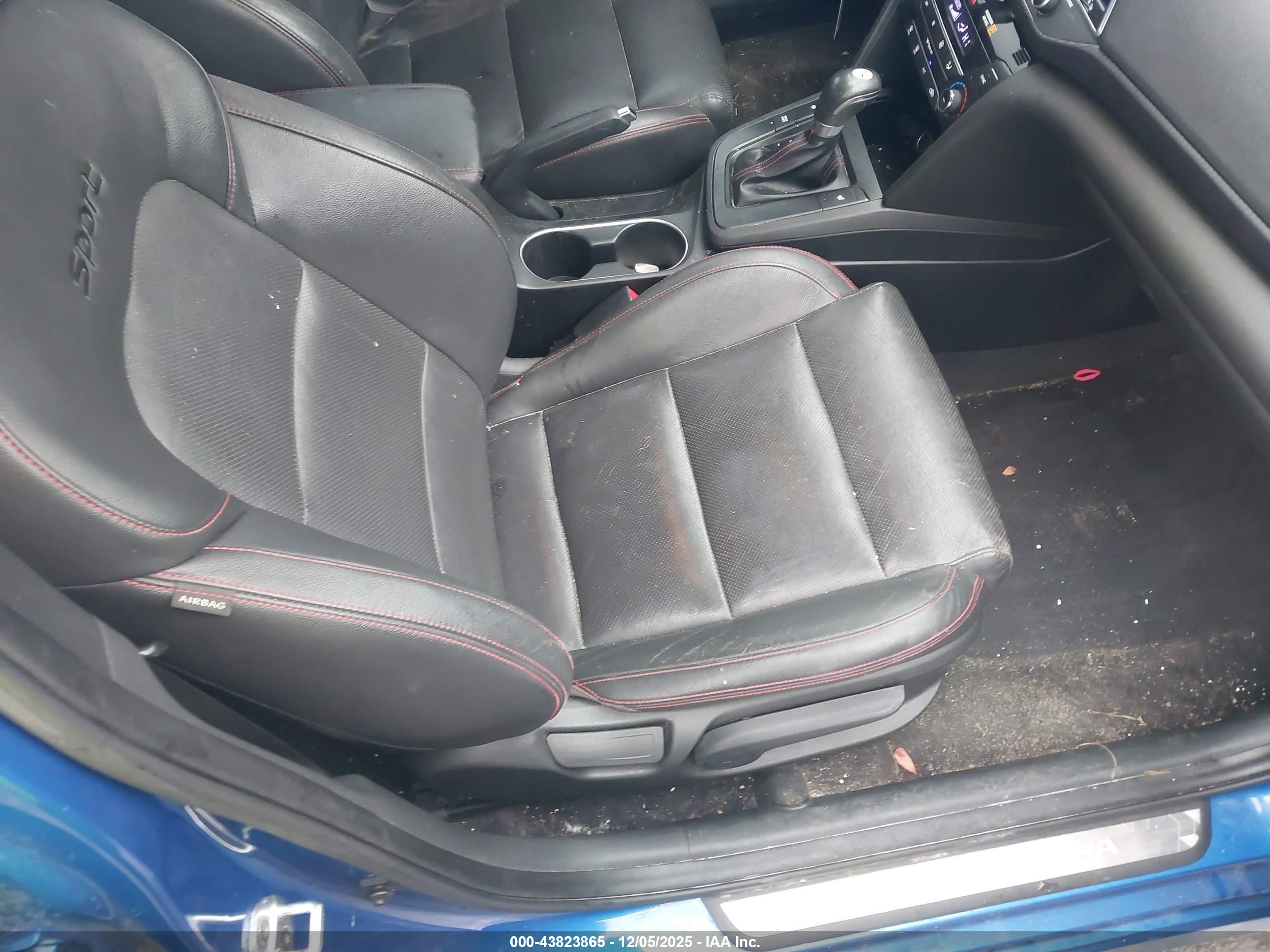 HYUNDAI ELANTRA image 5