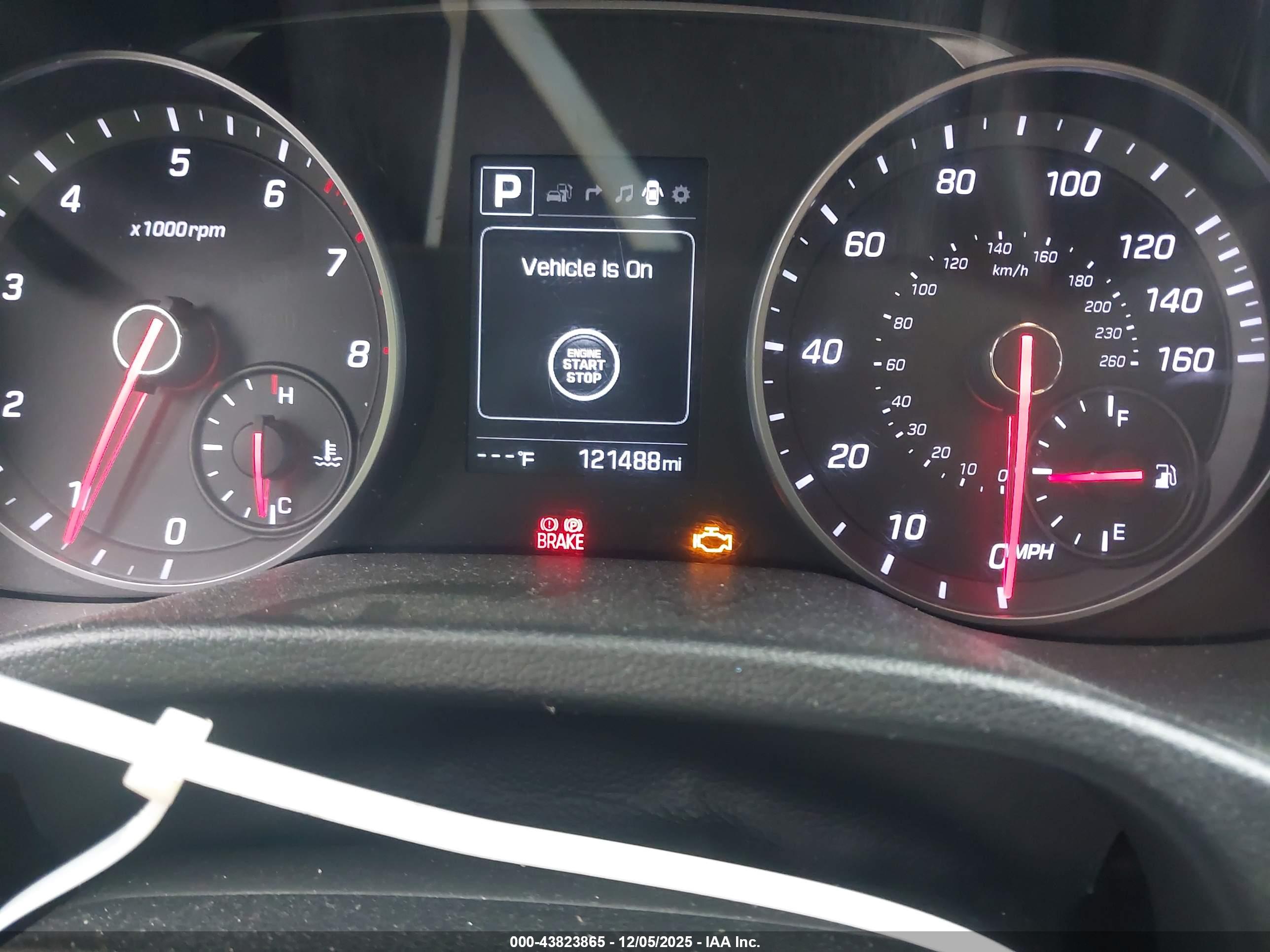 HYUNDAI ELANTRA image 7