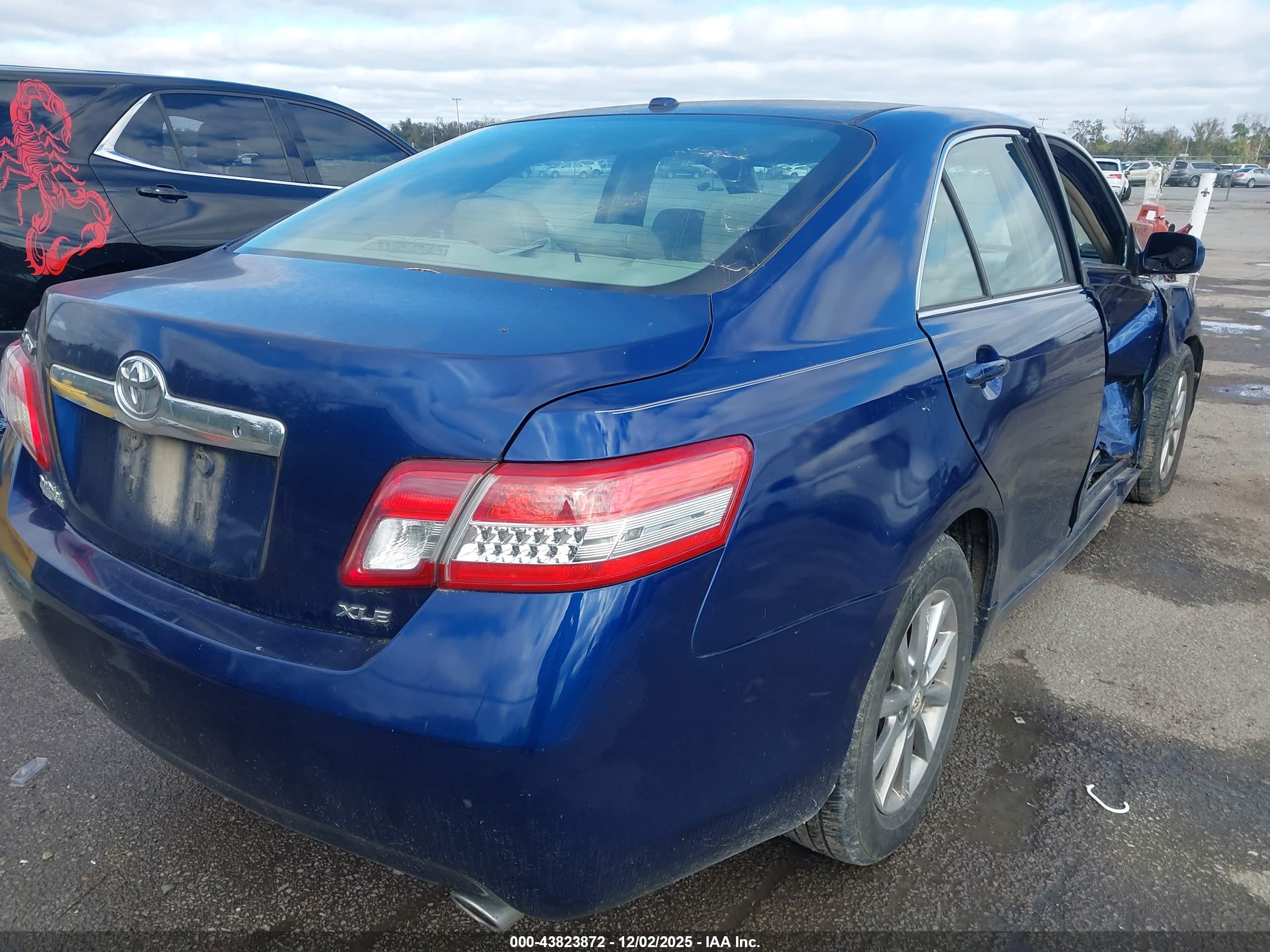 TOYOTA CAMRY image 4