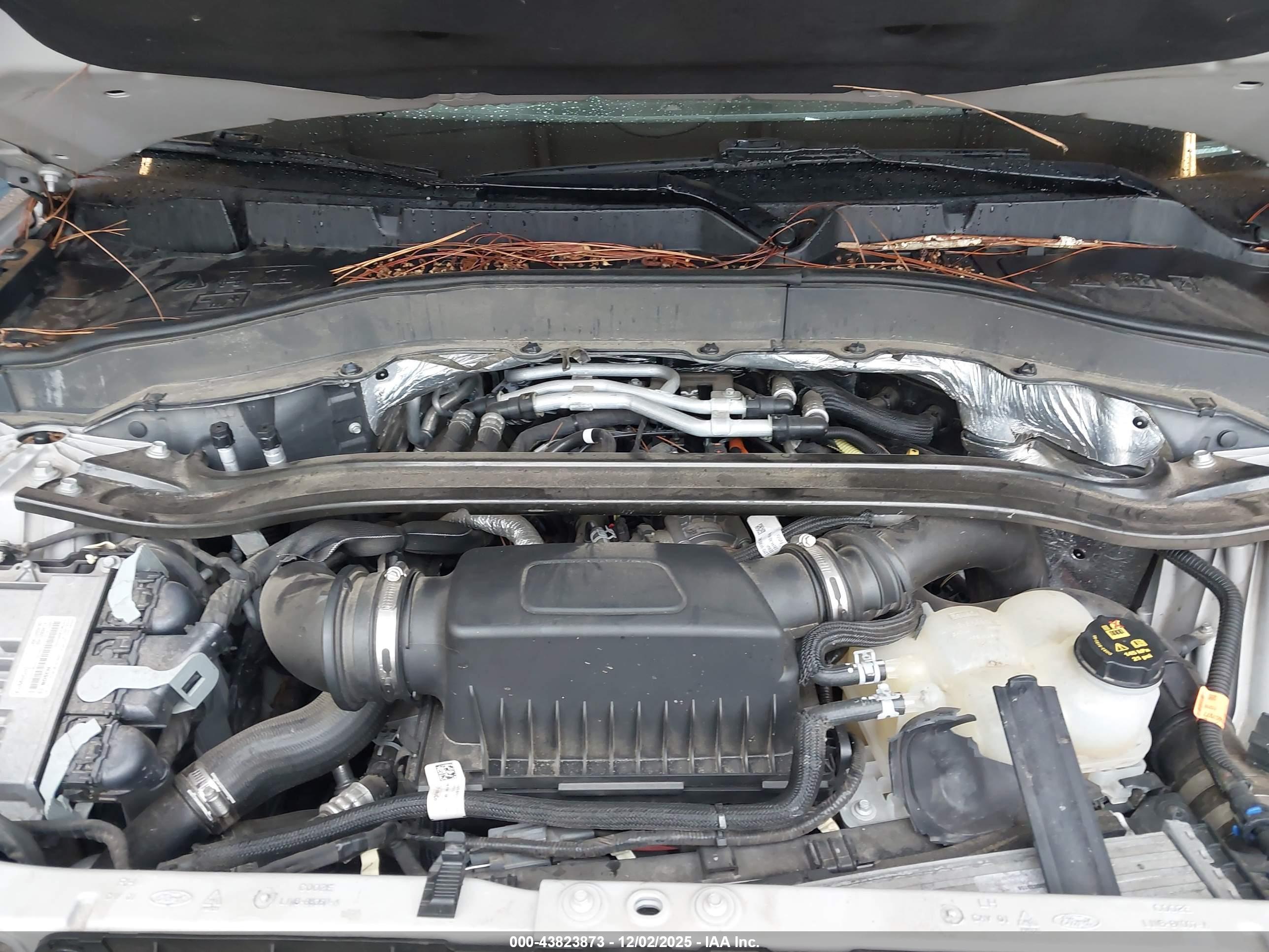 FORD EXPLORER image 10