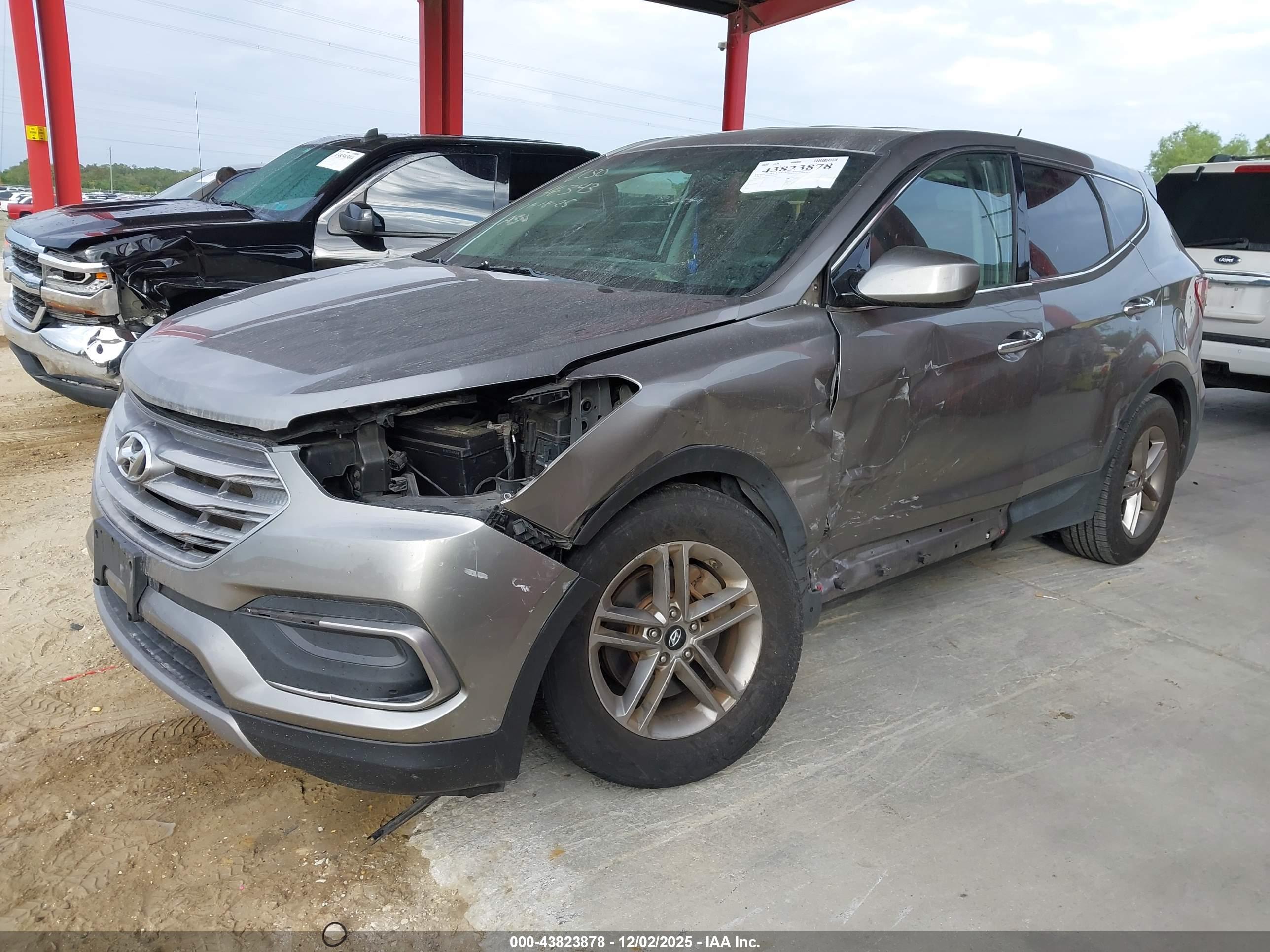 HYUNDAI SANTA image 2