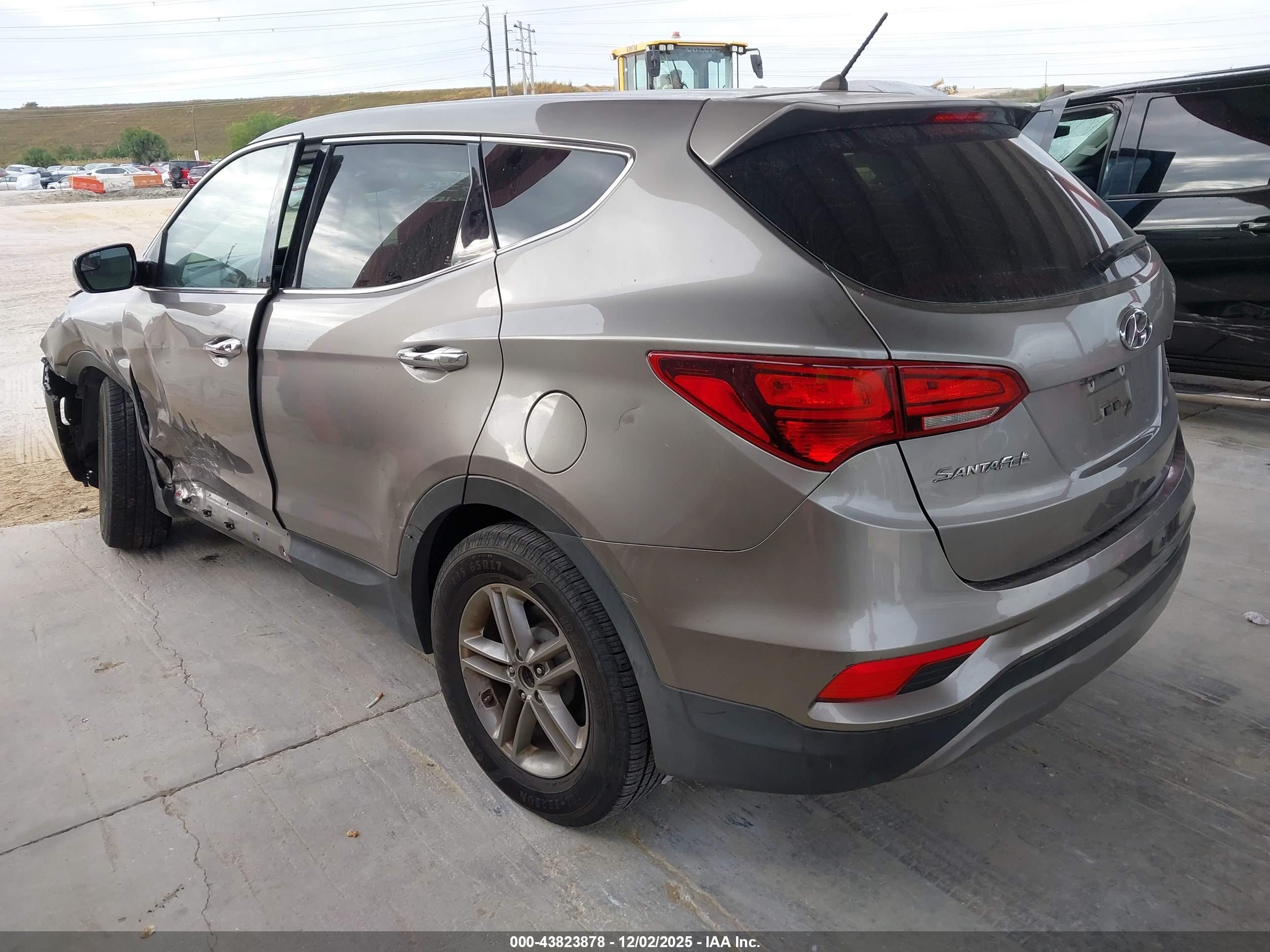 HYUNDAI SANTA image 3