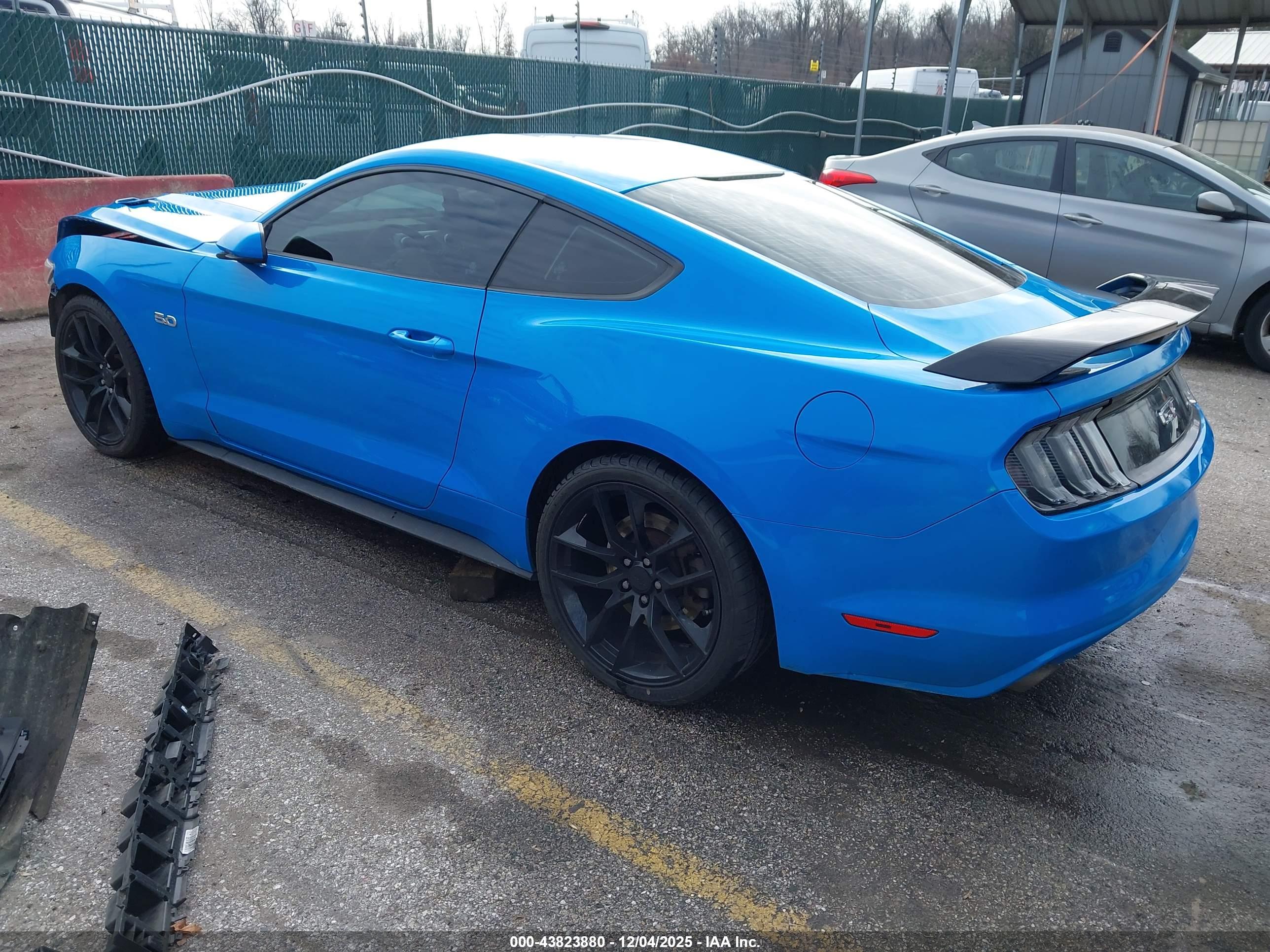 FORD MUSTANG image 3