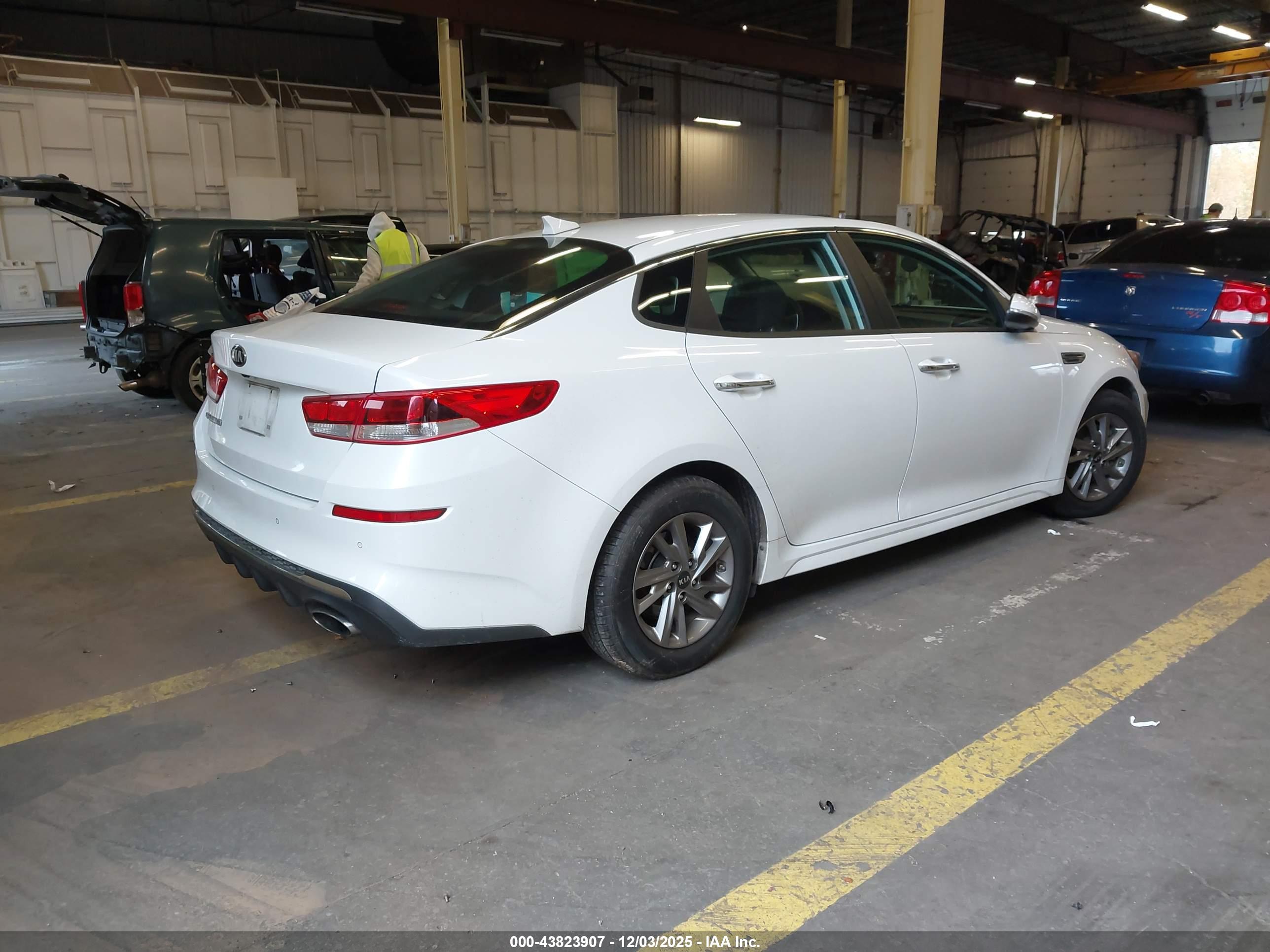 KIA OPTIMA image 4