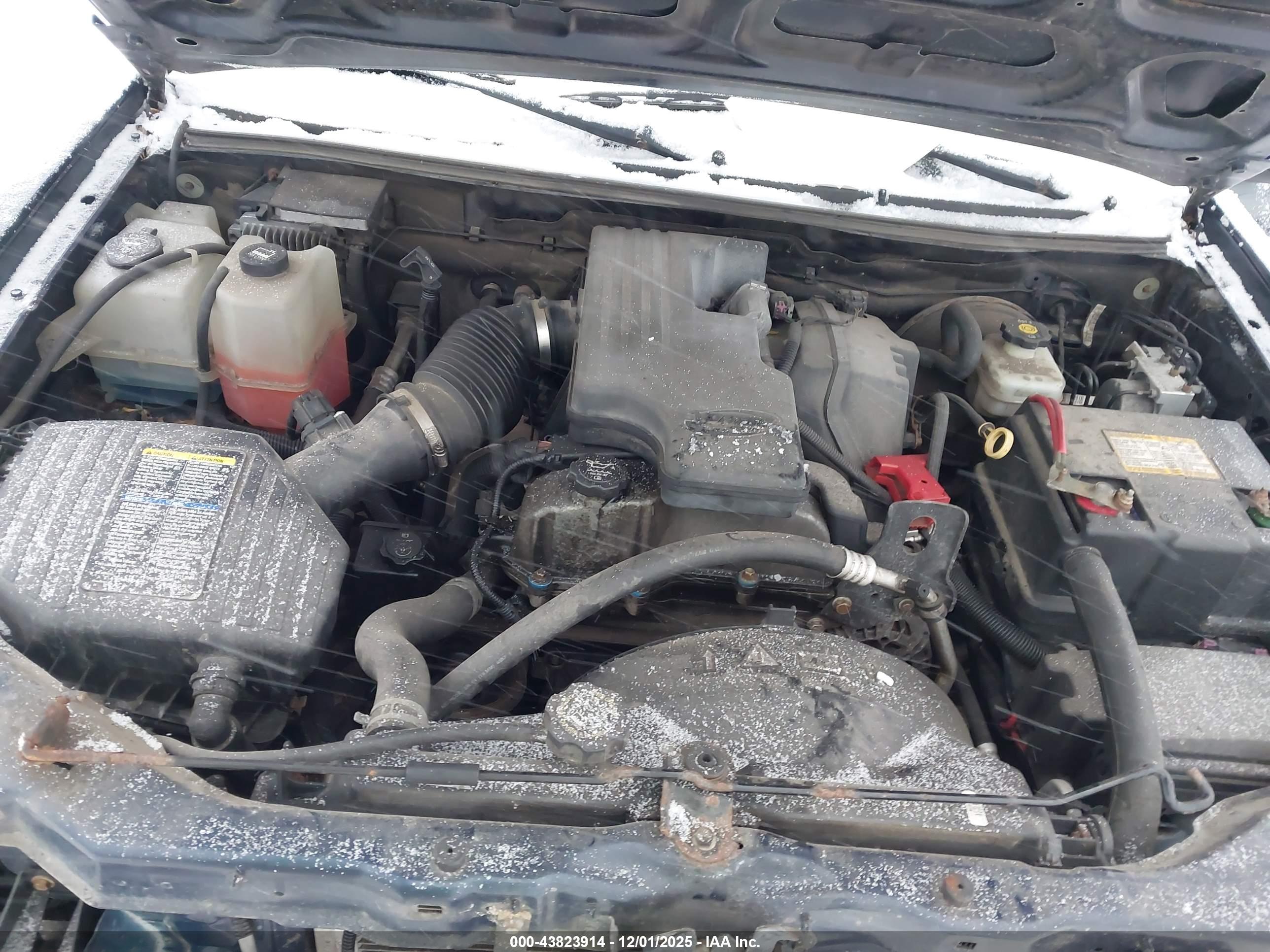 CHEVROLET COLORADO image 10
