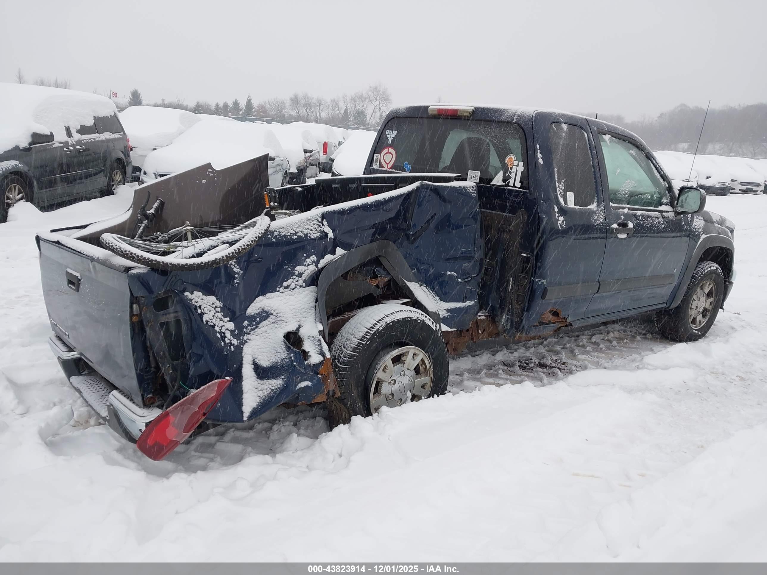CHEVROLET COLORADO image 4