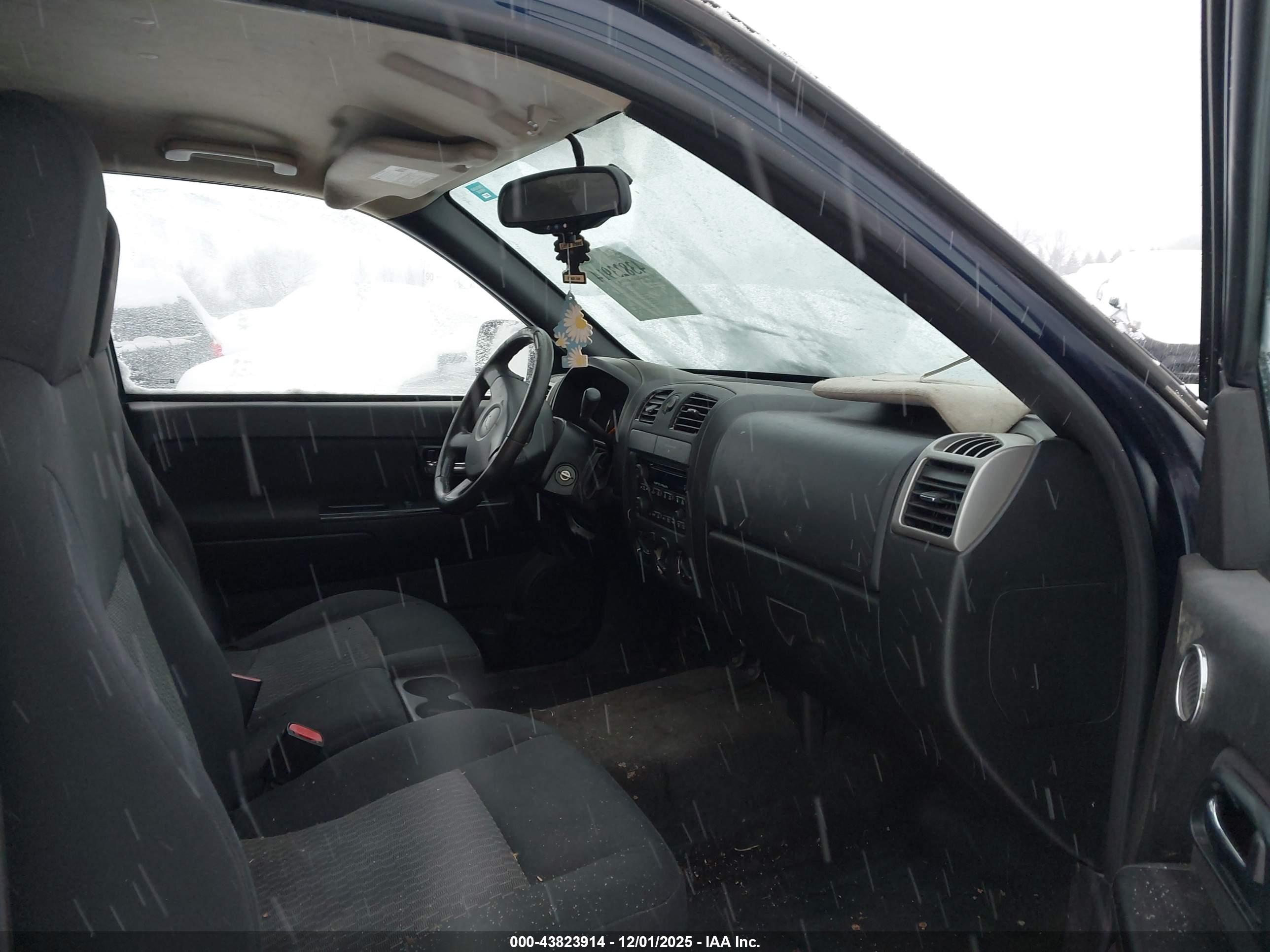 CHEVROLET COLORADO image 5