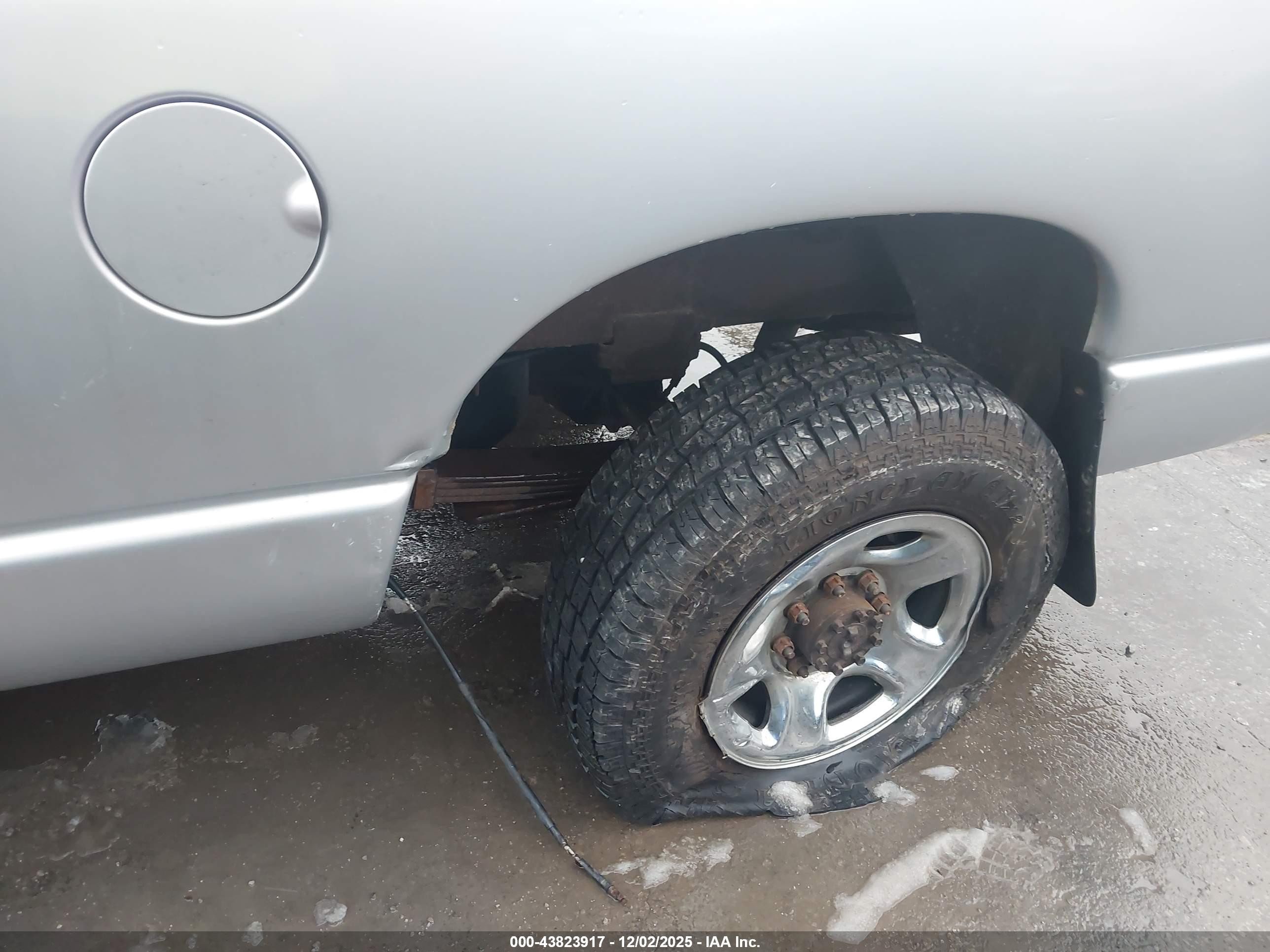 DODGE RAM image 6