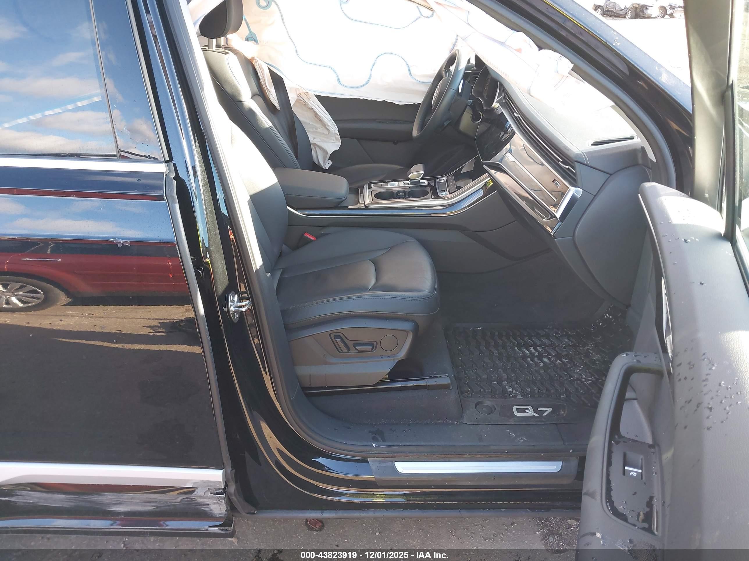 AUDI Q7 image 5