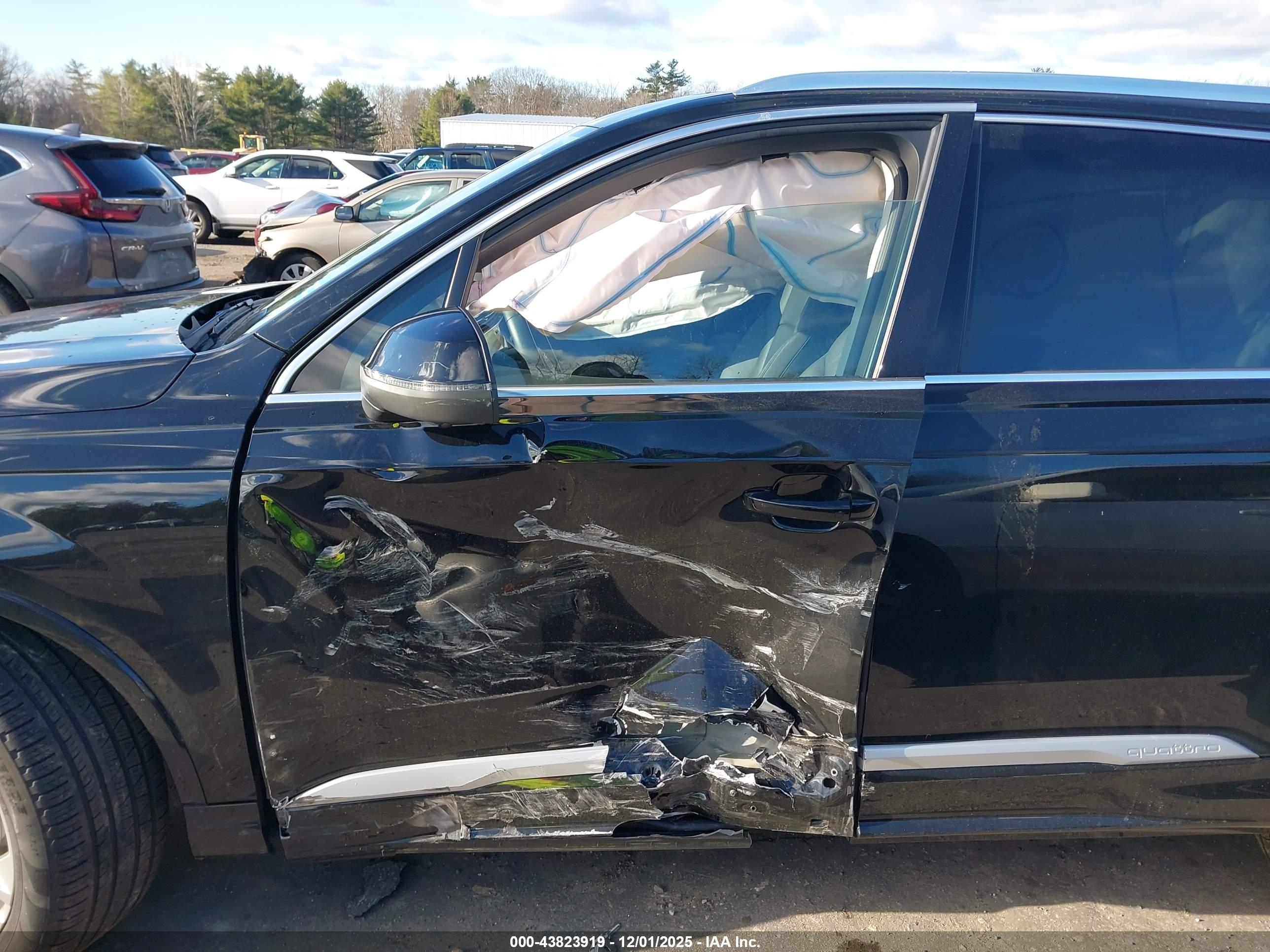 AUDI Q7 image 6