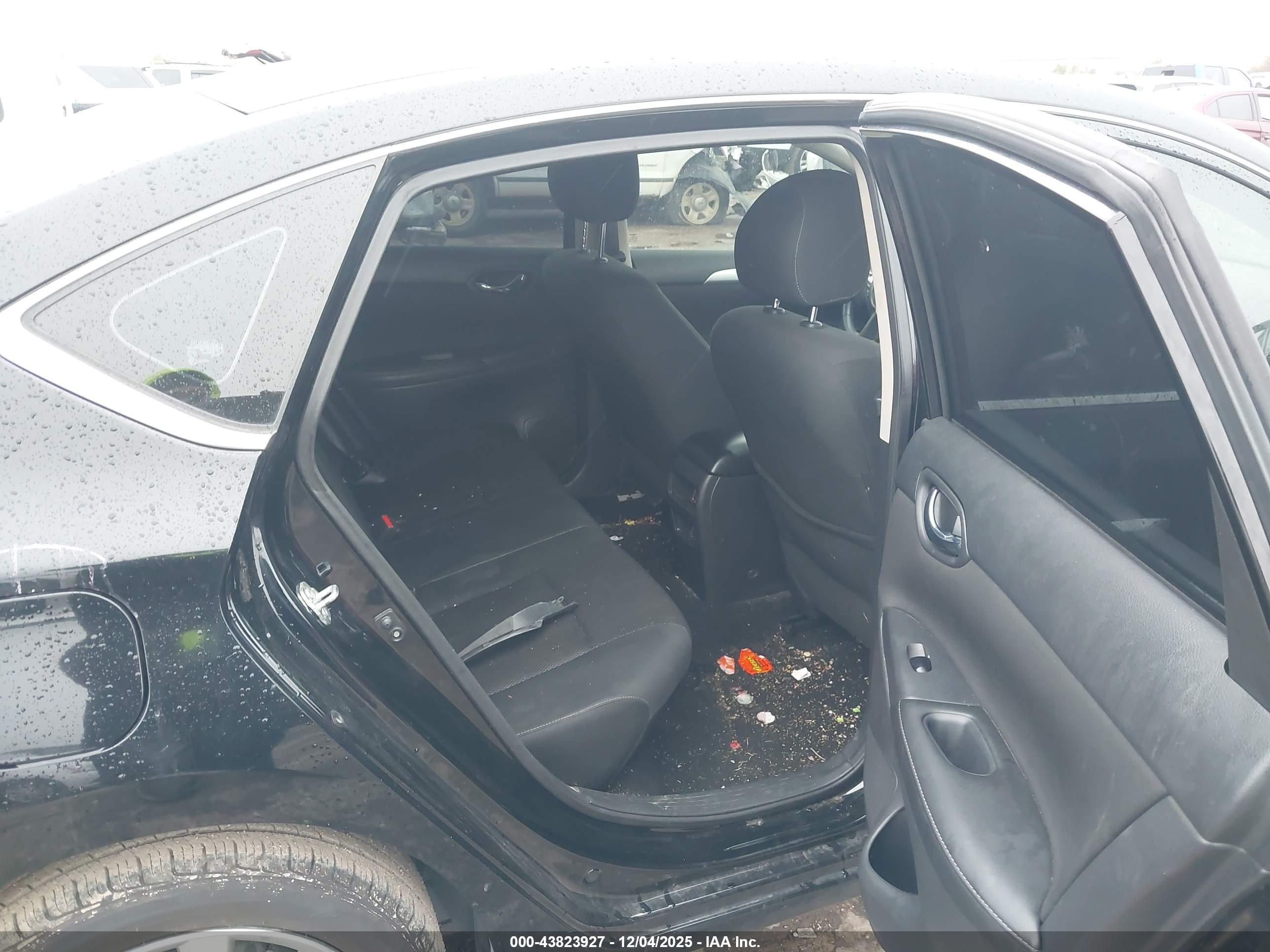 NISSAN SENTRA image 8