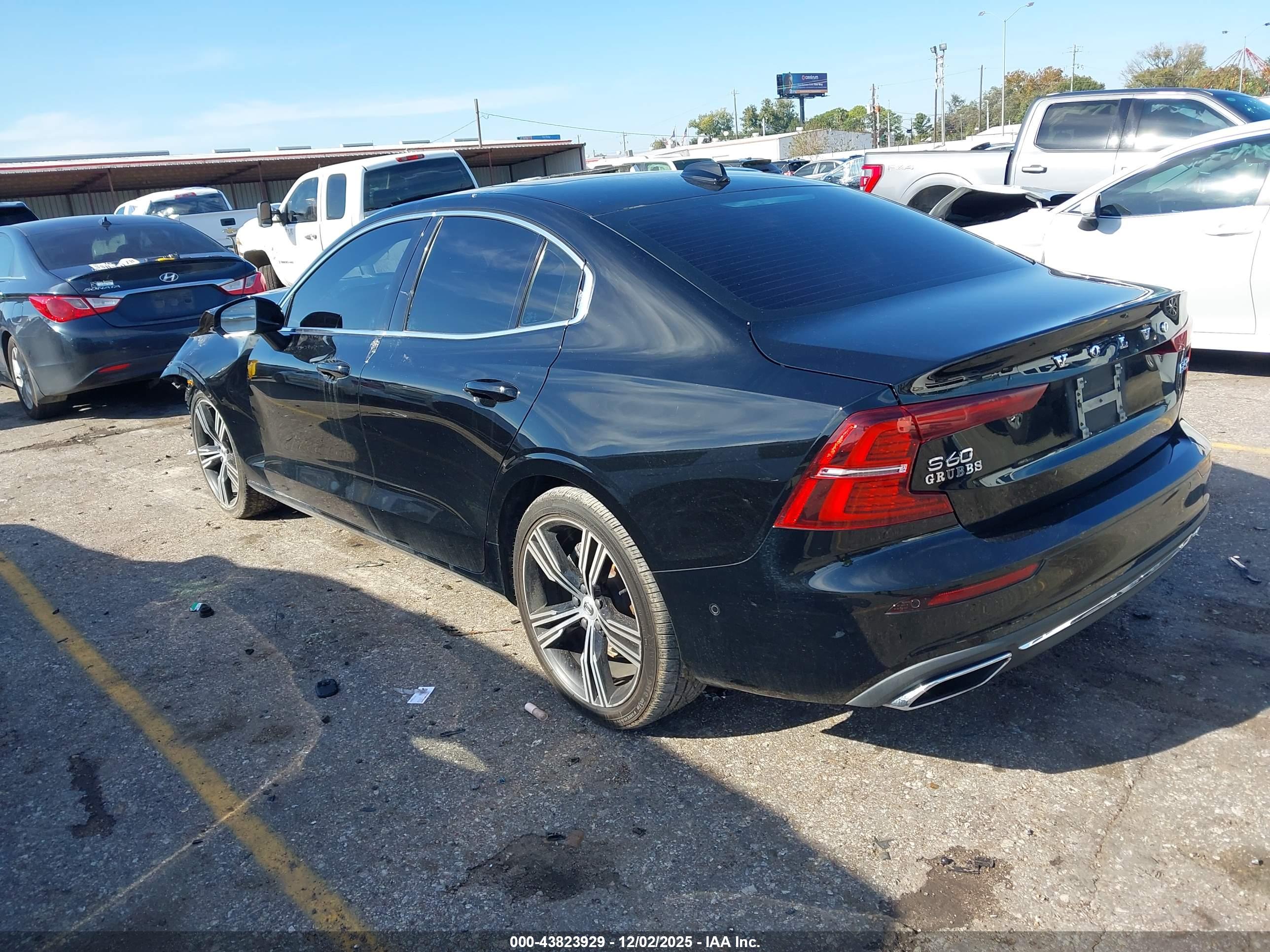 VOLVO S60 image 3