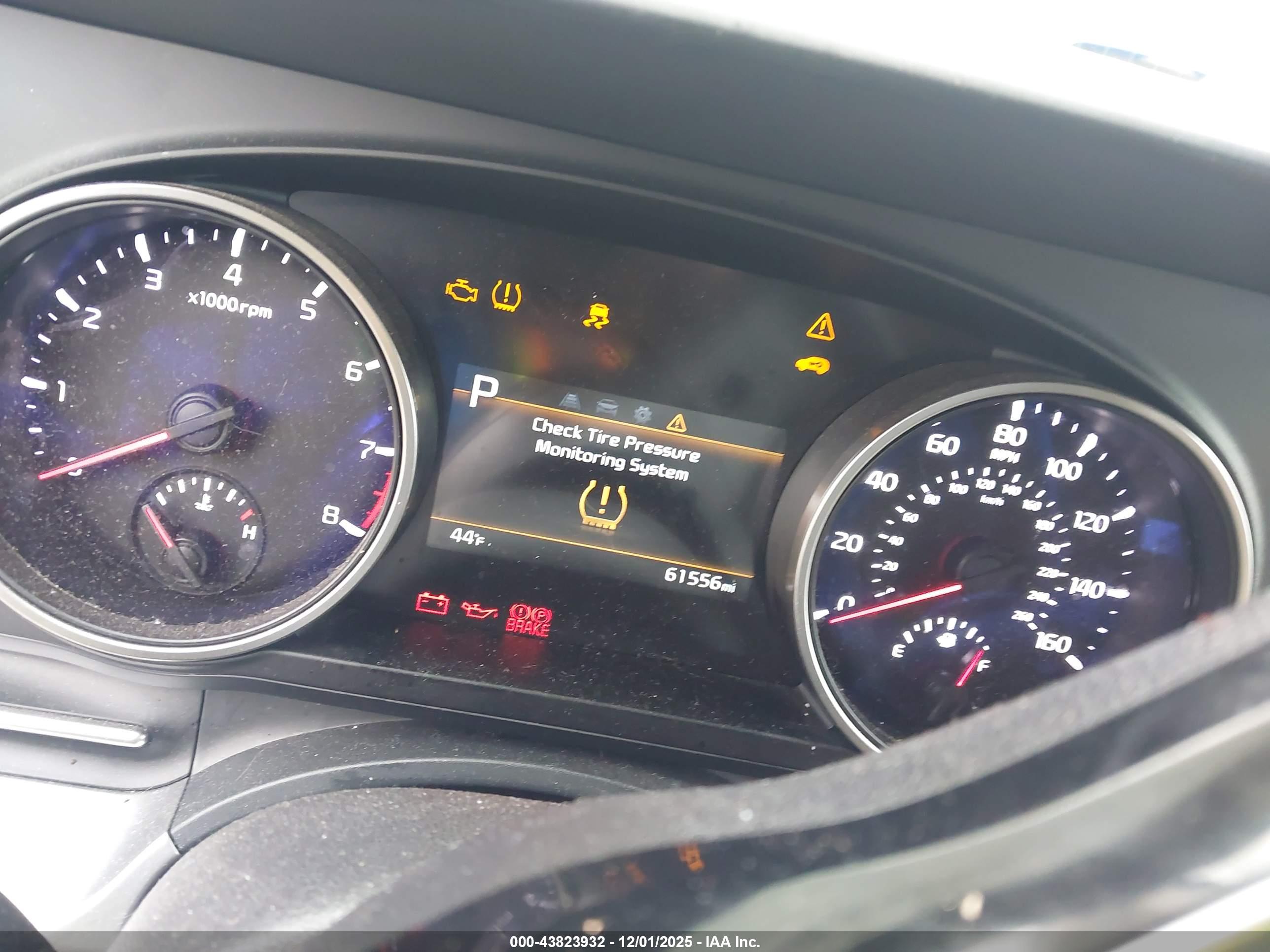 KIA CARNIVAL image 7