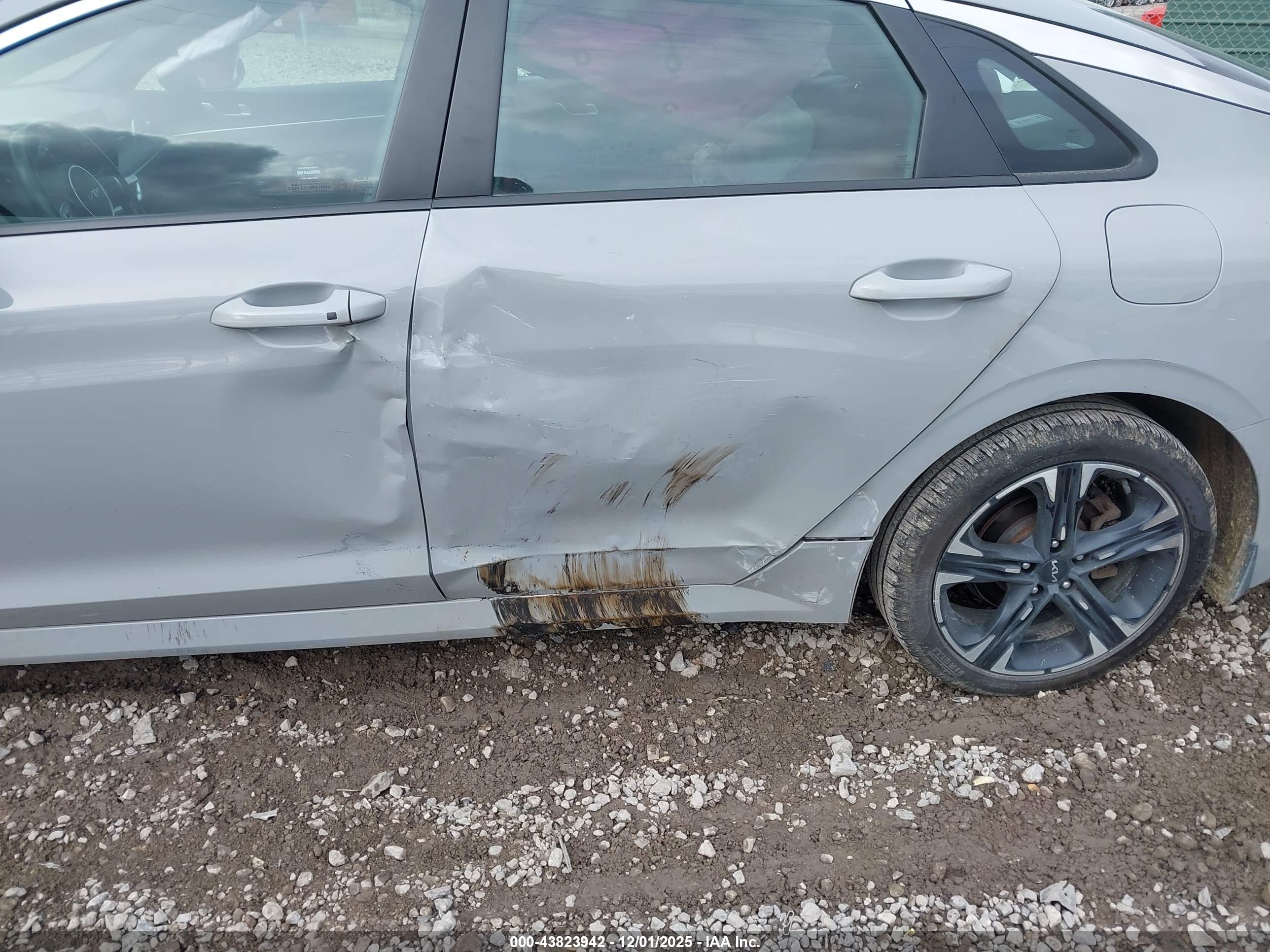 KIA K5 image 6