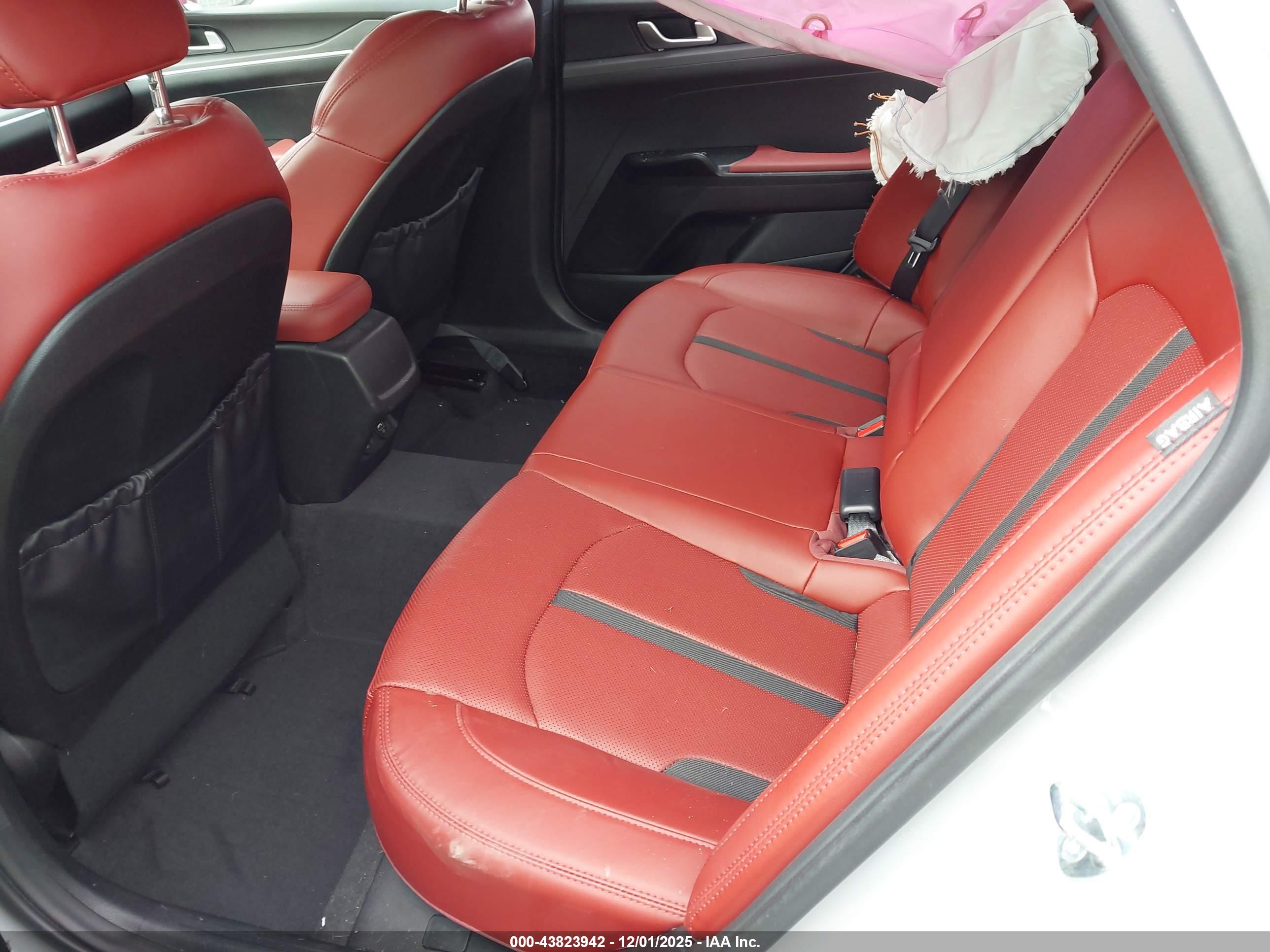 KIA K5 image 8