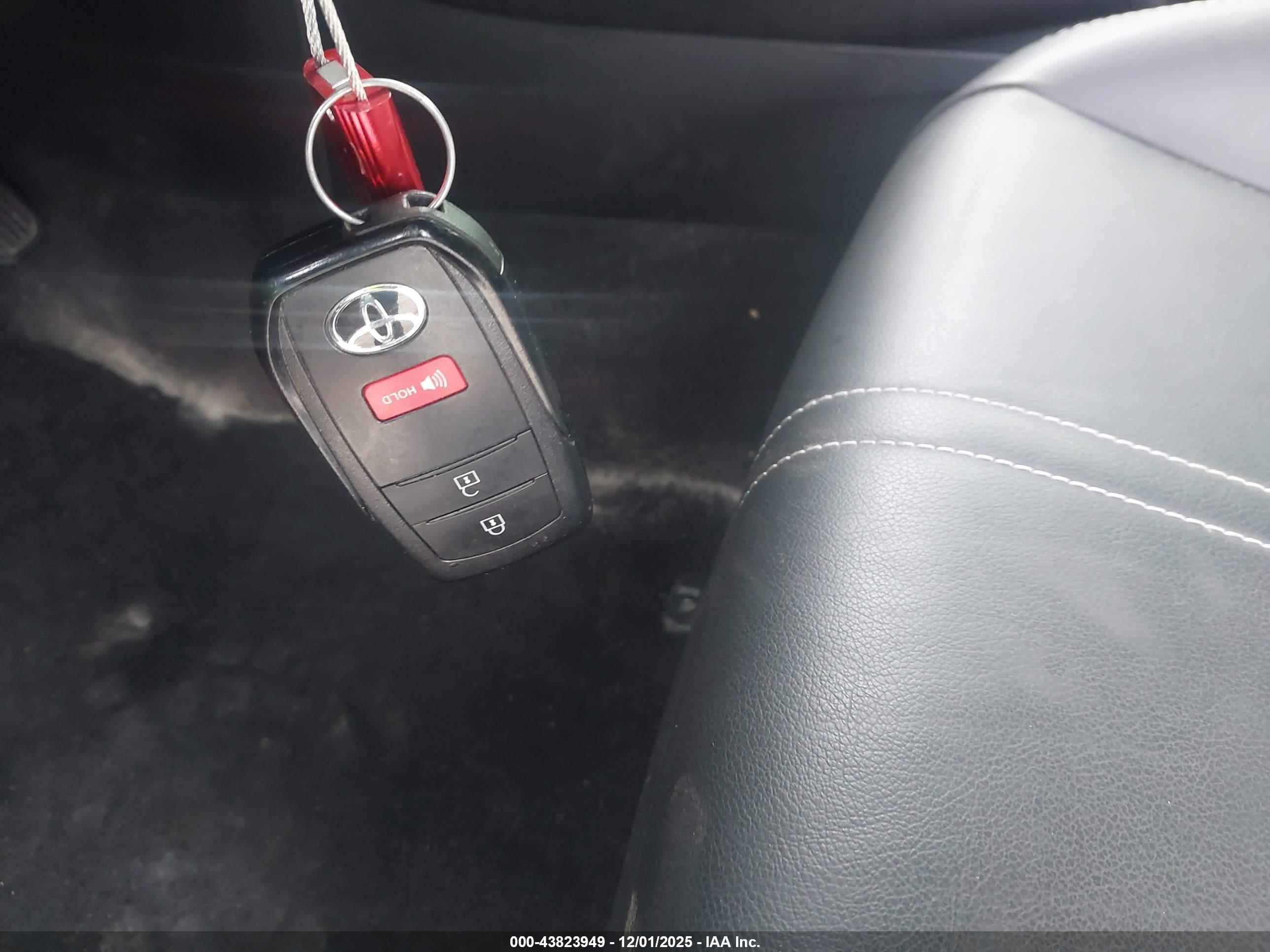 TOYOTA COROLLA image 11