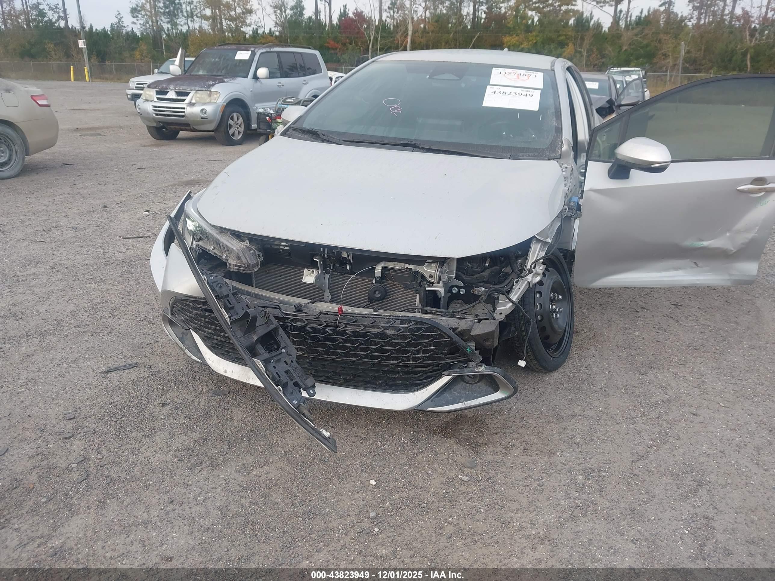 TOYOTA COROLLA image 6