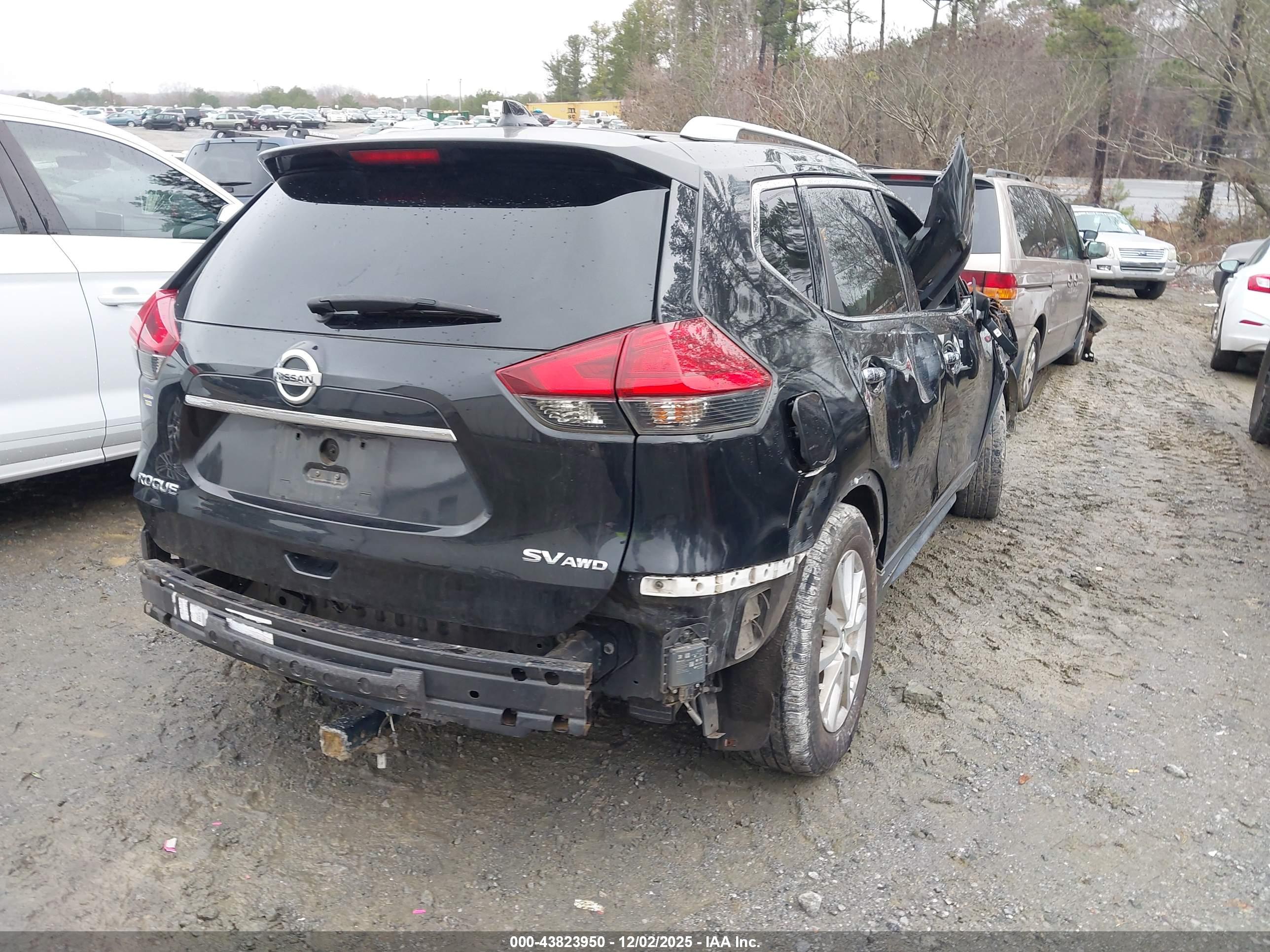 NISSAN ROGUE image 4