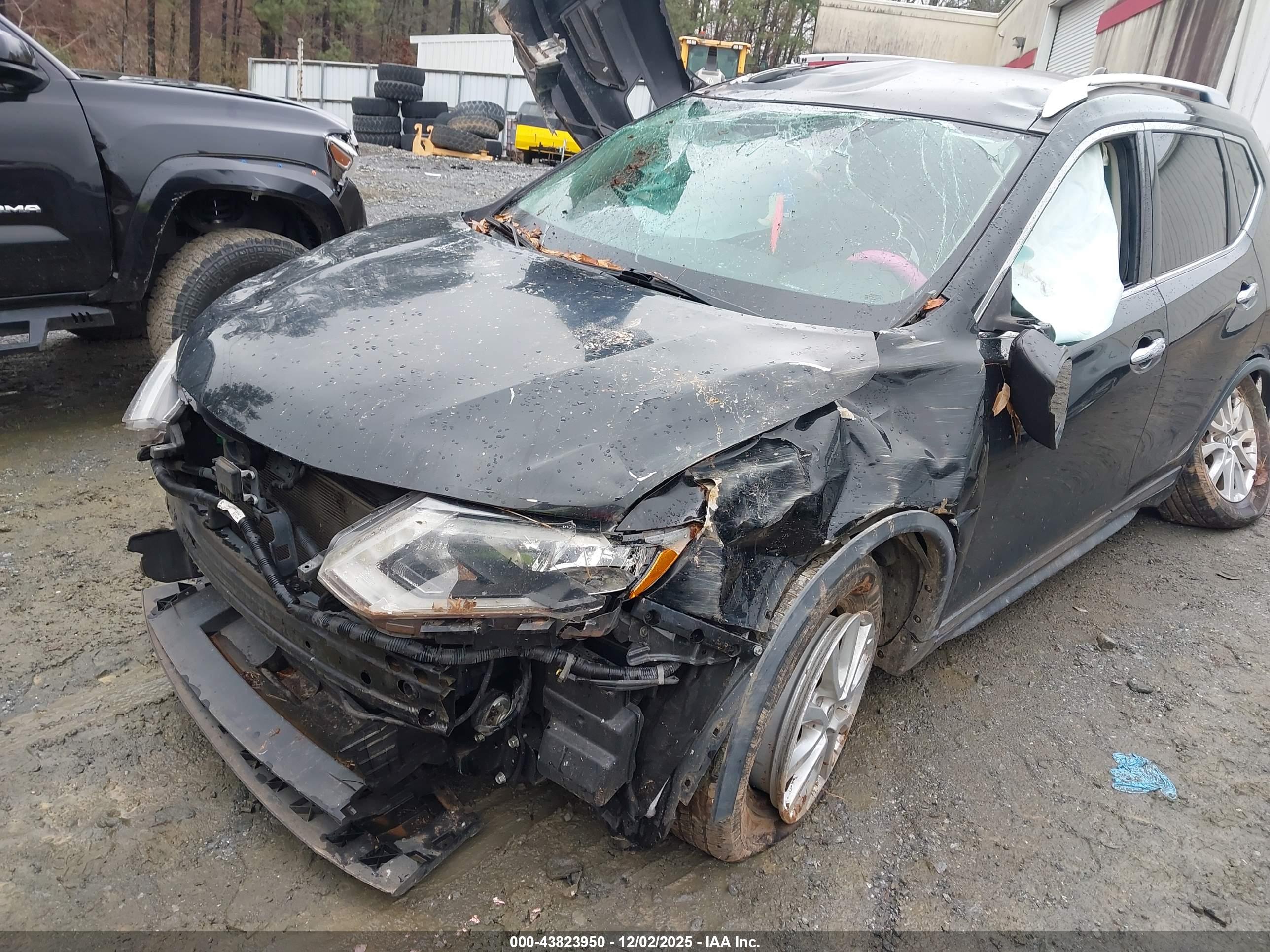 NISSAN ROGUE image 6