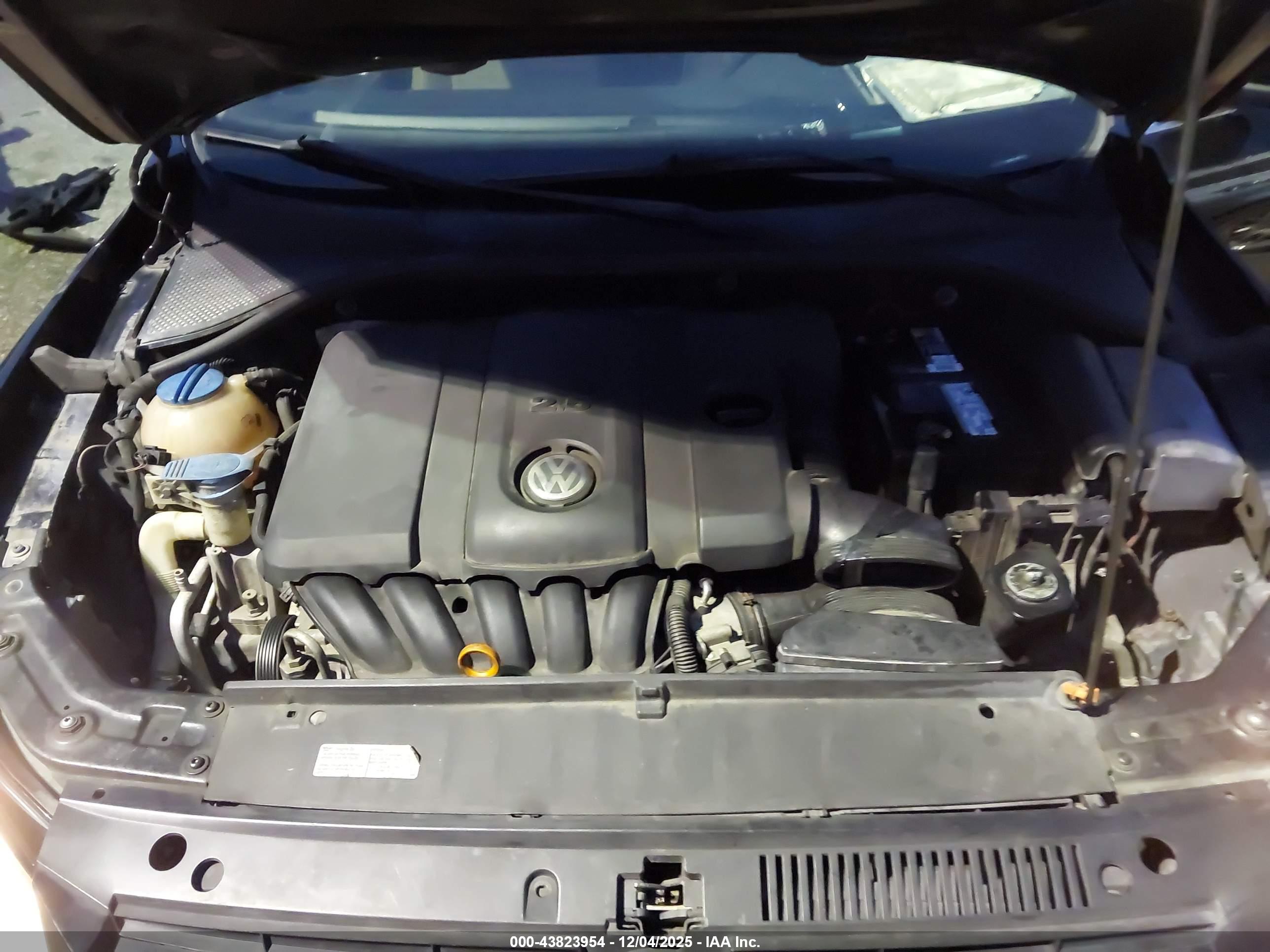 VOLKSWAGEN PASSAT image 10