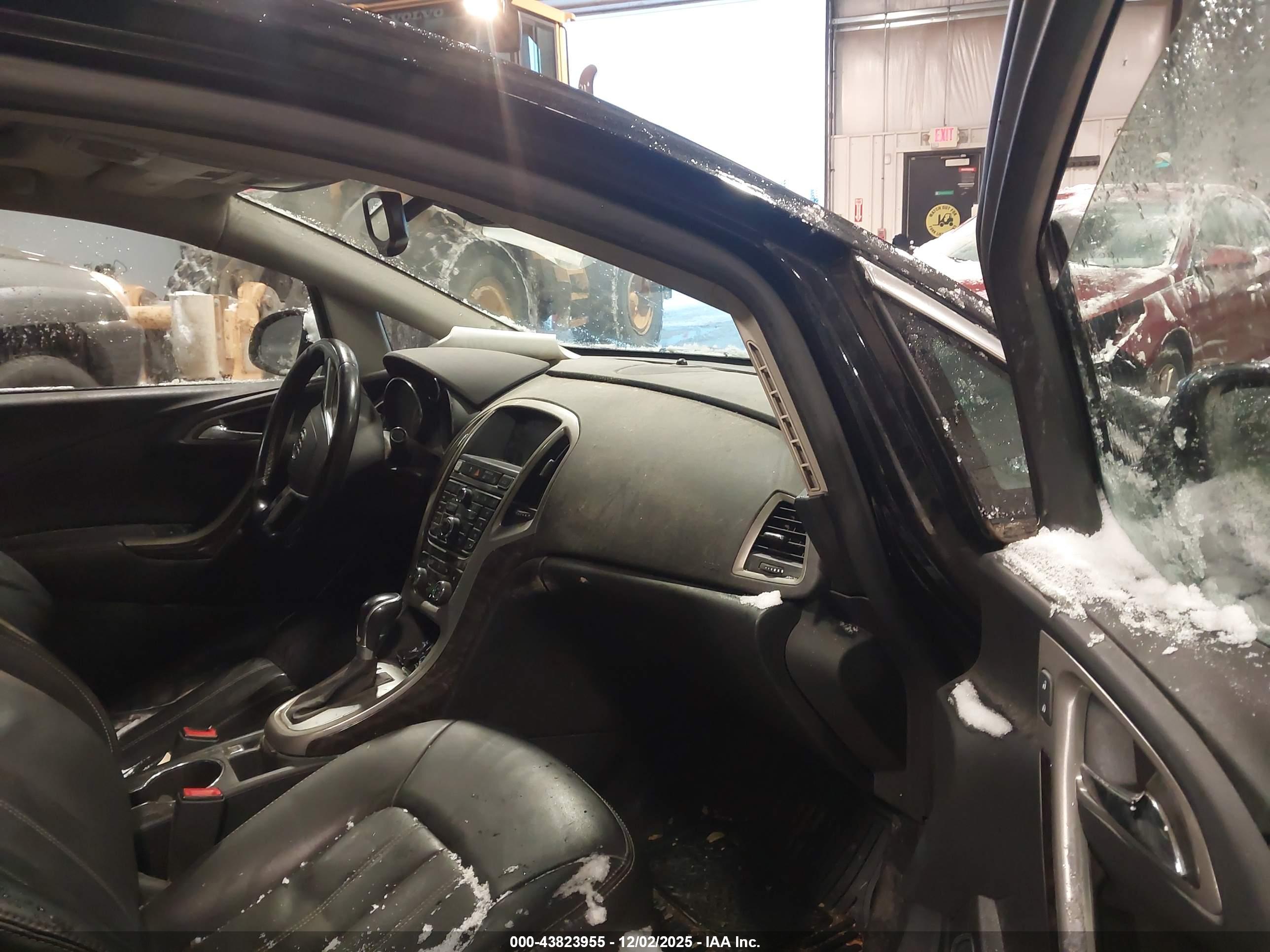 BUICK VERANO image 5