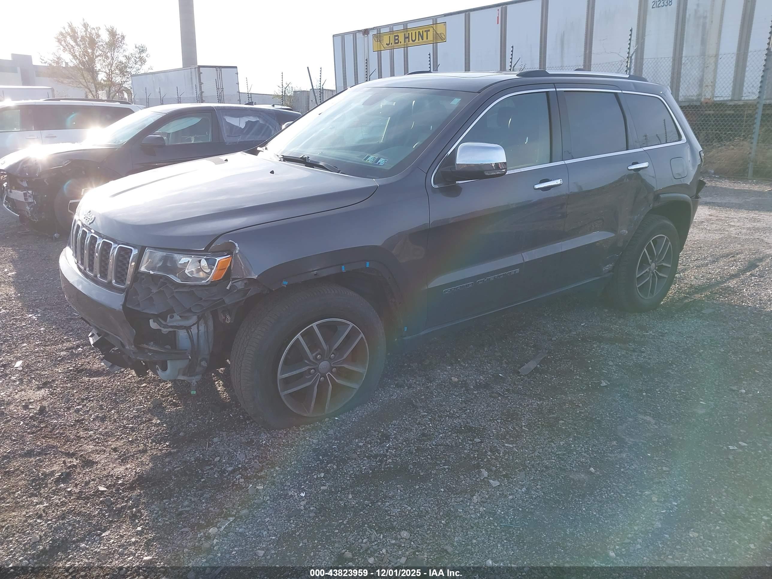 JEEP GRAND image 2