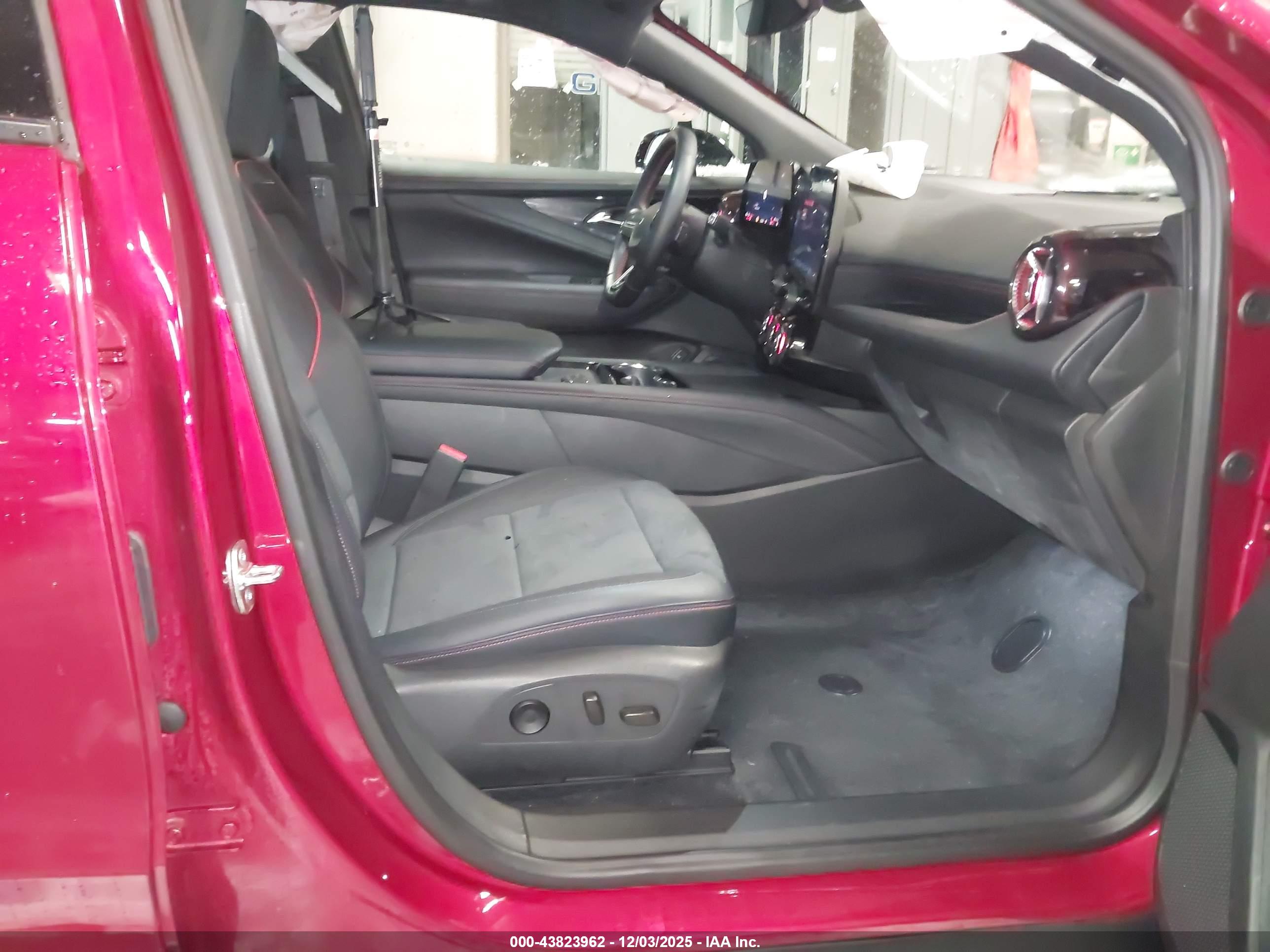 CHEVROLET BLAZER image 5