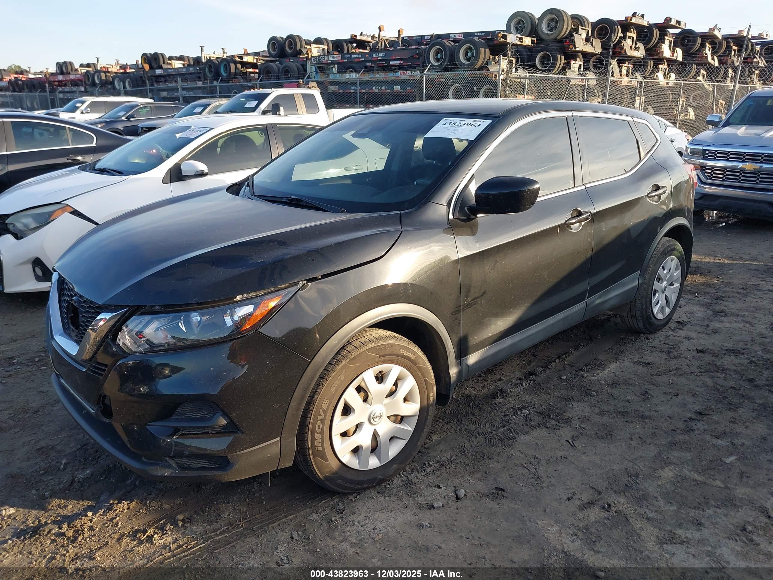 NISSAN ROGUE image 2