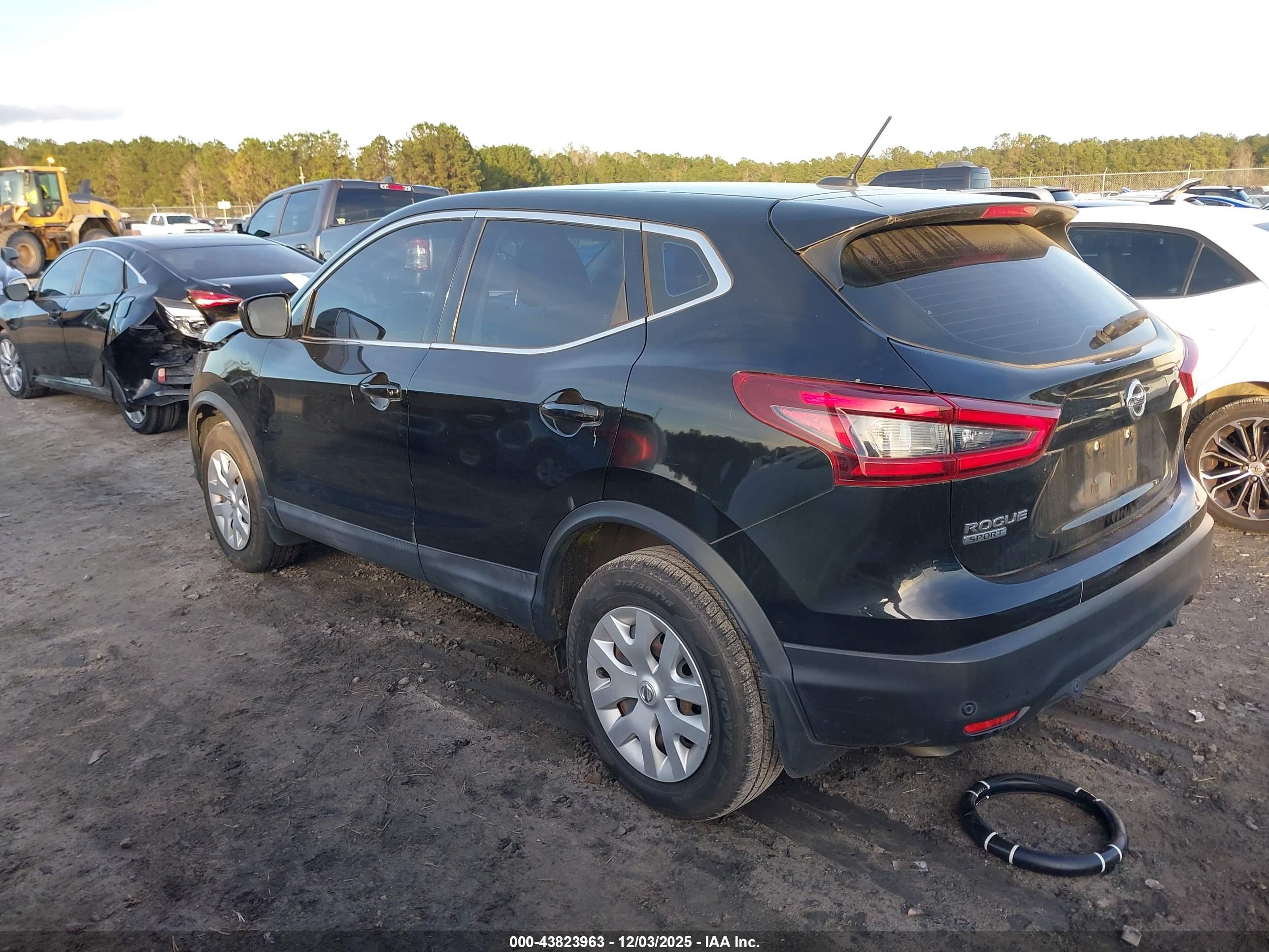 NISSAN ROGUE image 3