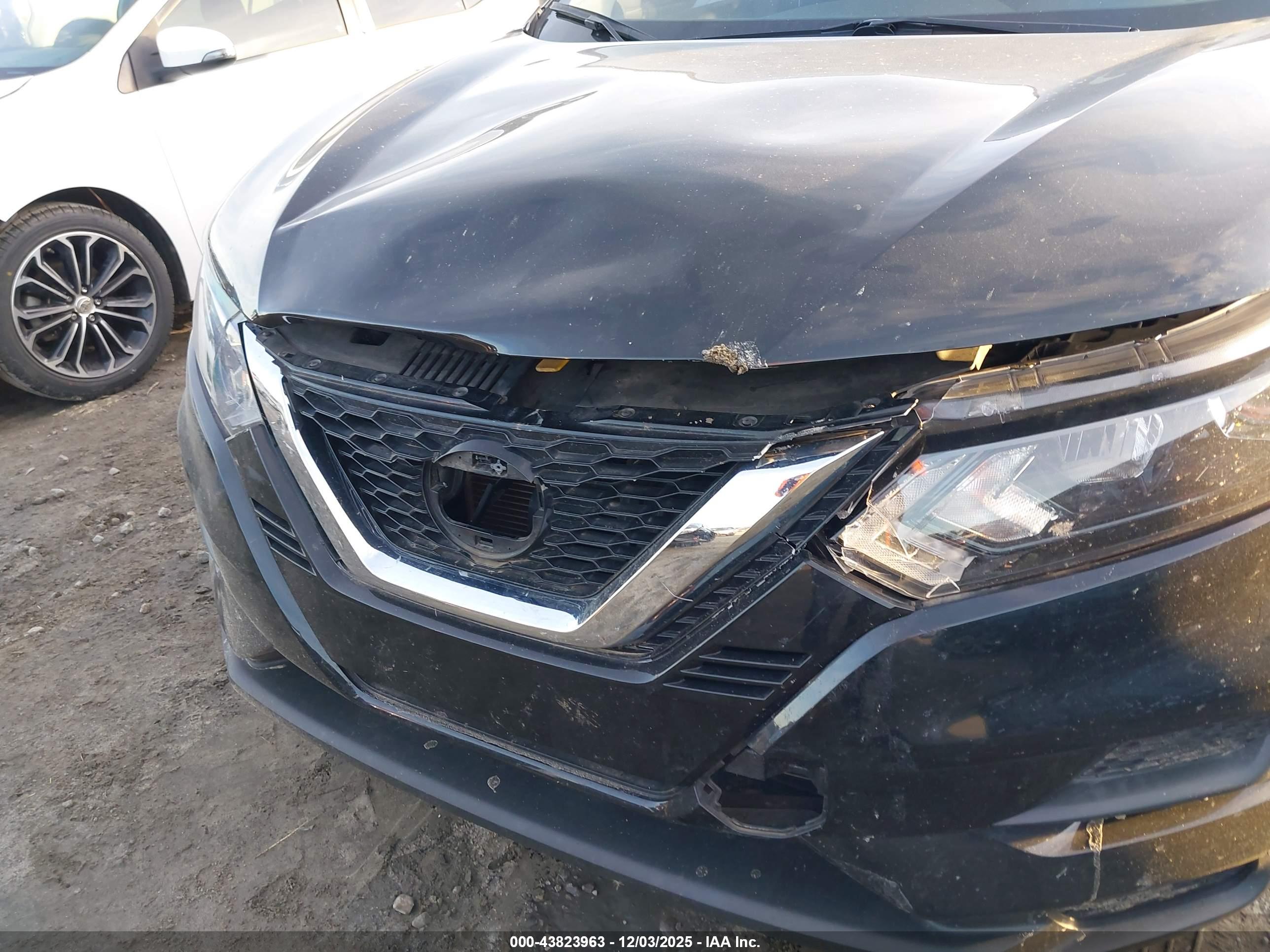NISSAN ROGUE image 6
