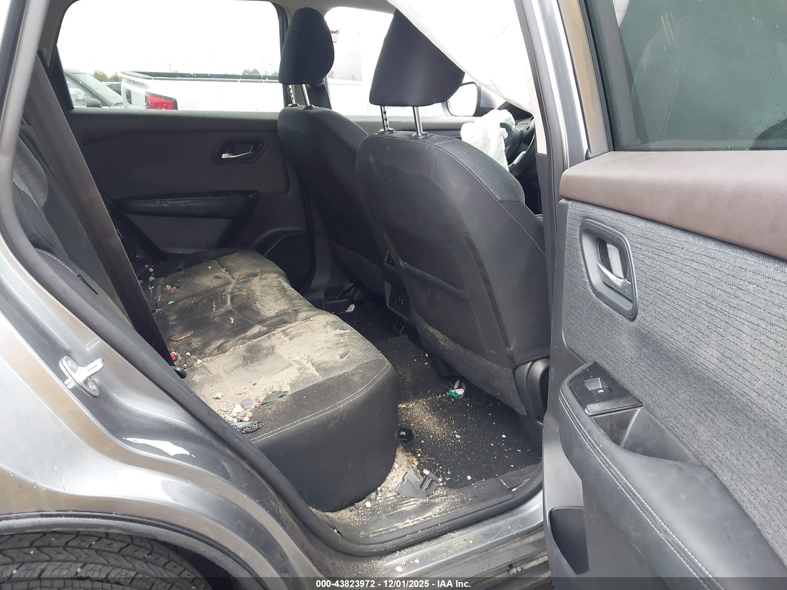 NISSAN ROGUE image 8