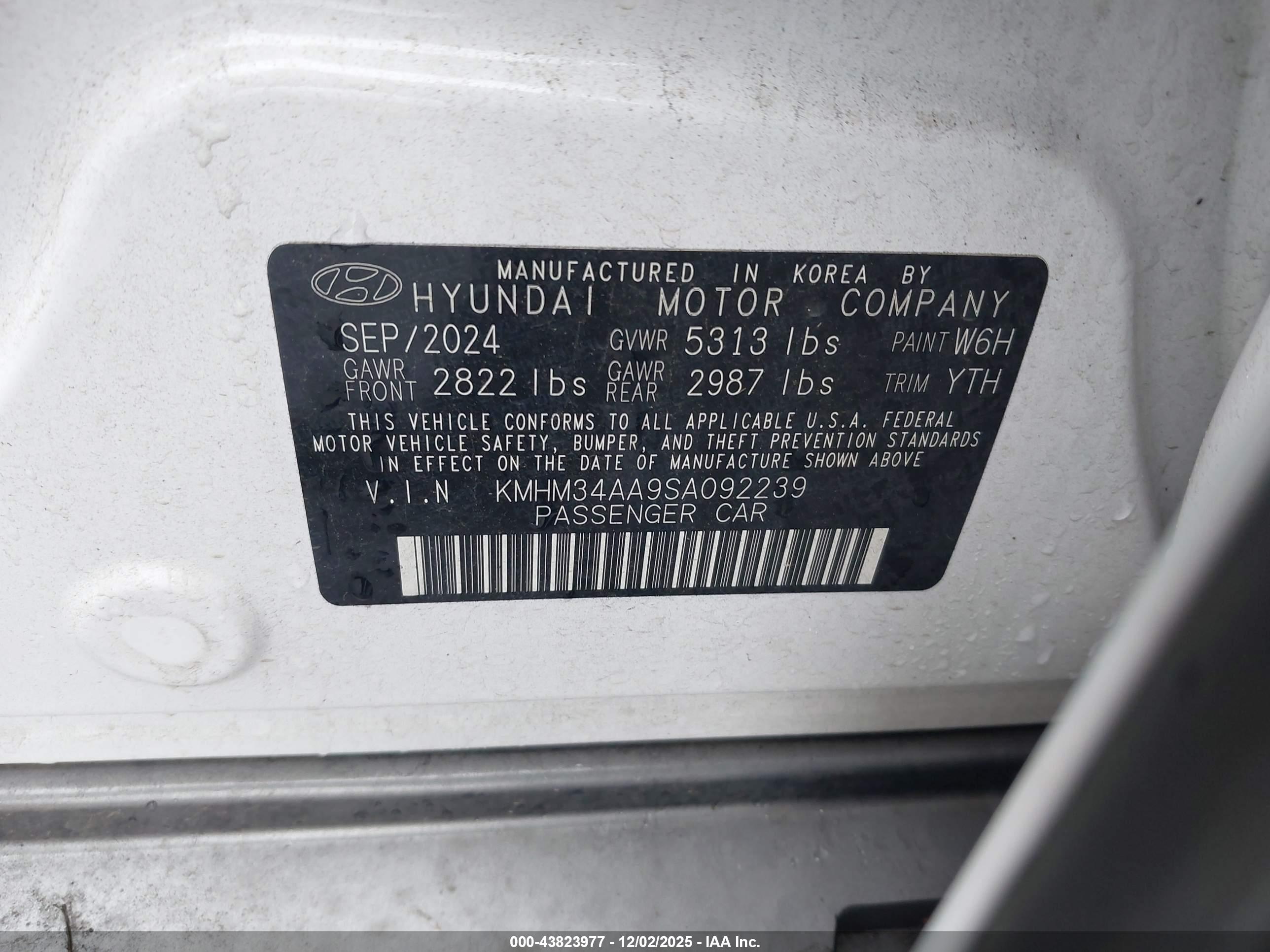 HYUNDAI IONIQ image 9
