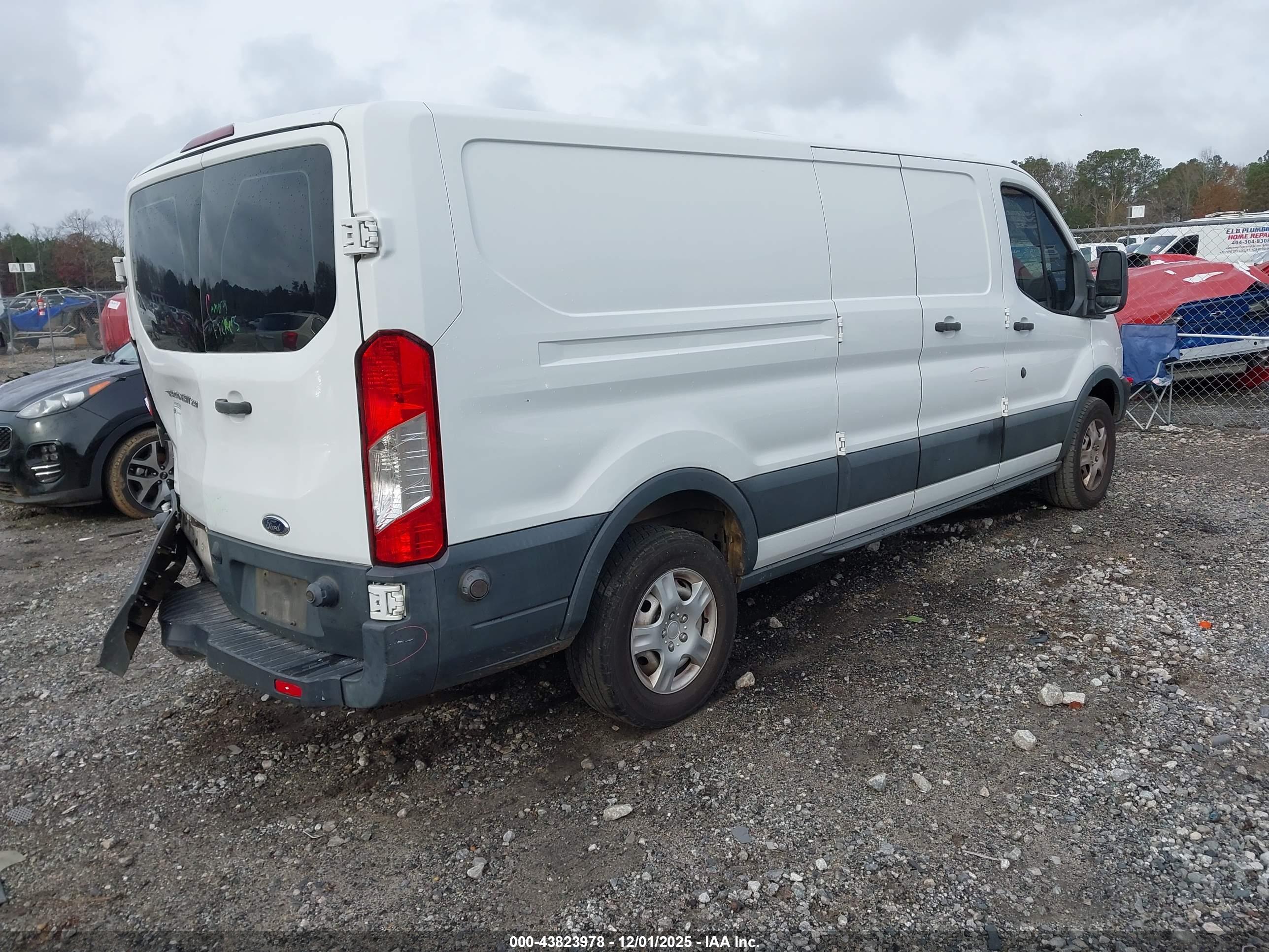 FORD TRANSIT-250 image 4
