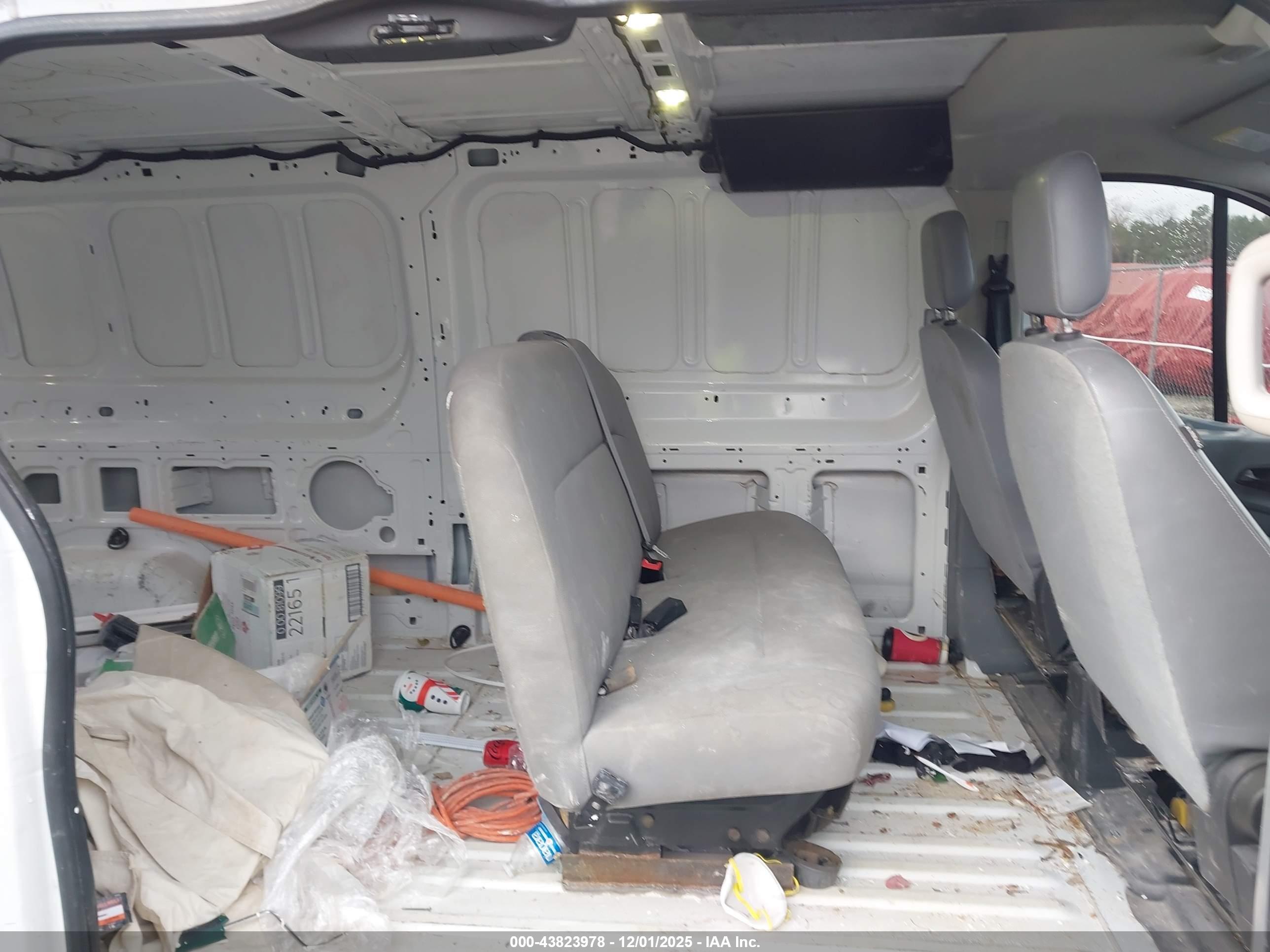 FORD TRANSIT-250 image 8