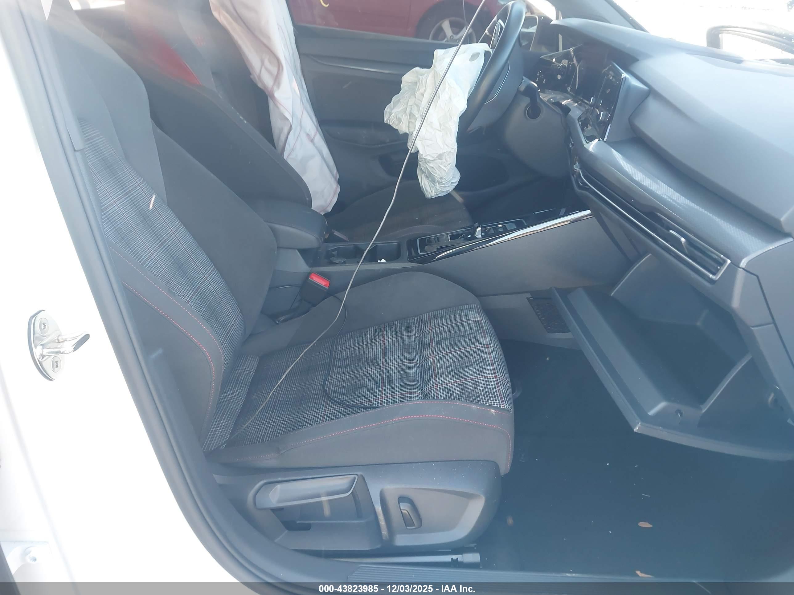 VOLKSWAGEN GOLF image 5