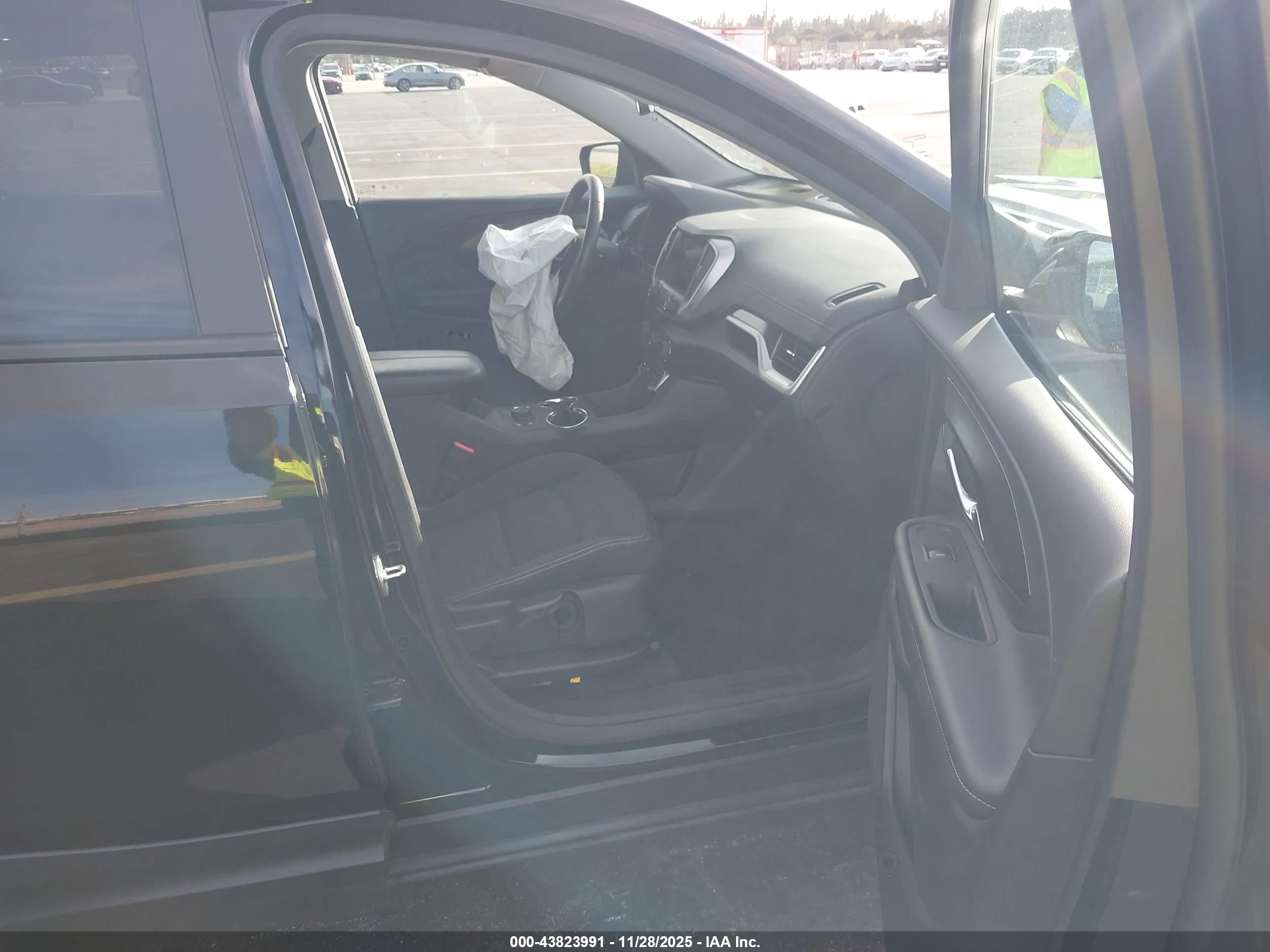 GMC TERRAIN image 5