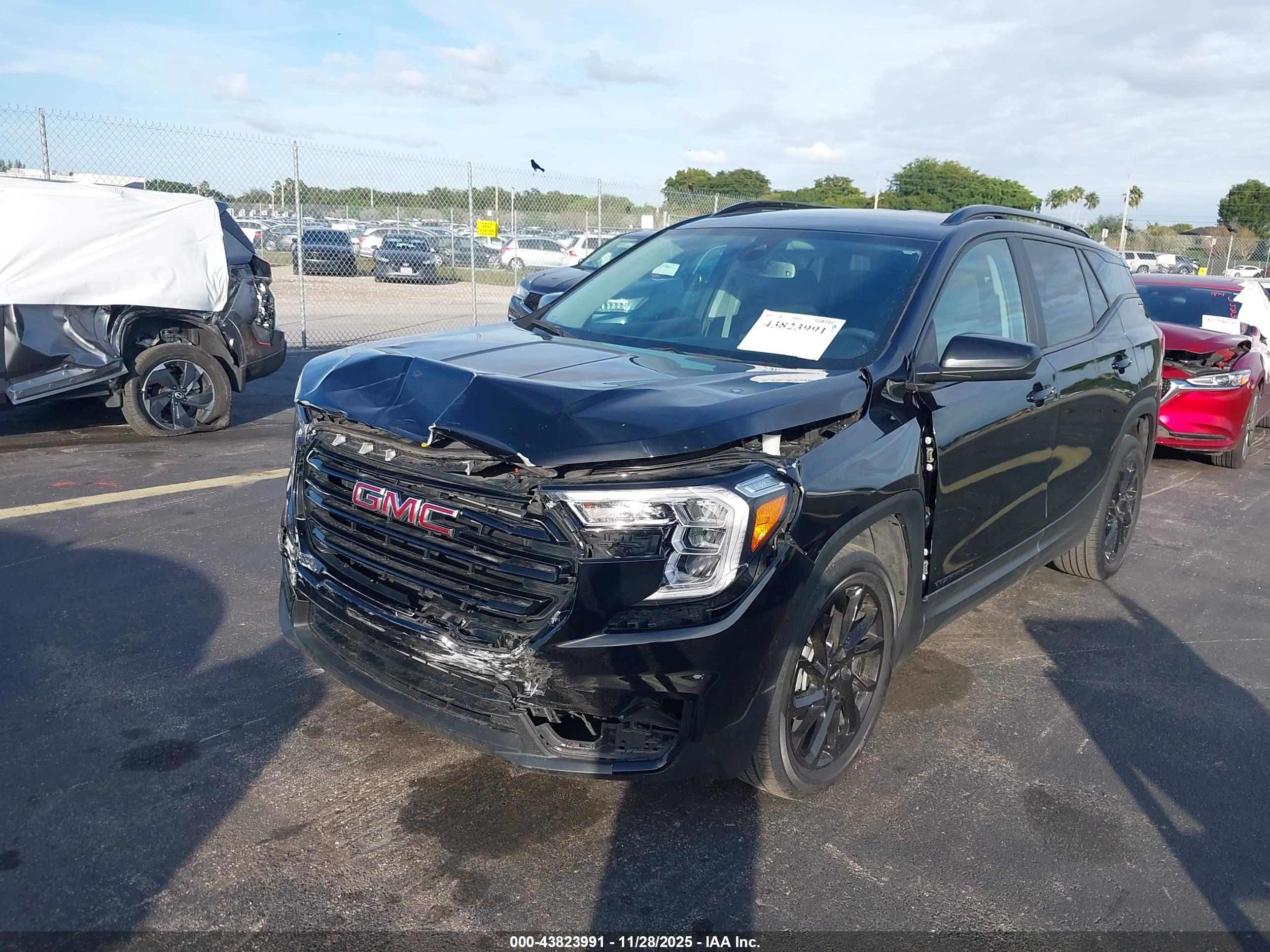 GMC TERRAIN image 6