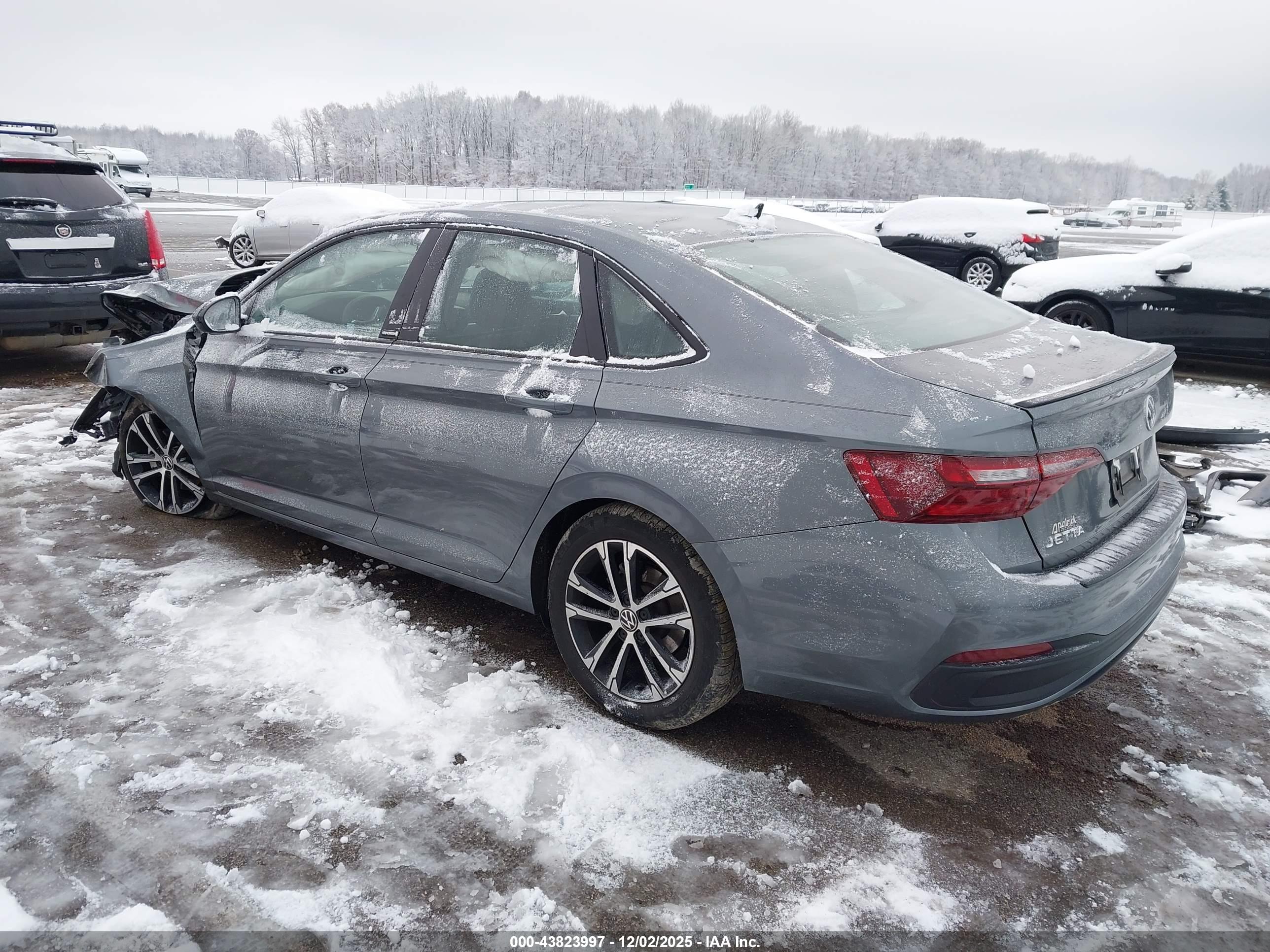 VOLKSWAGEN JETTA image 3