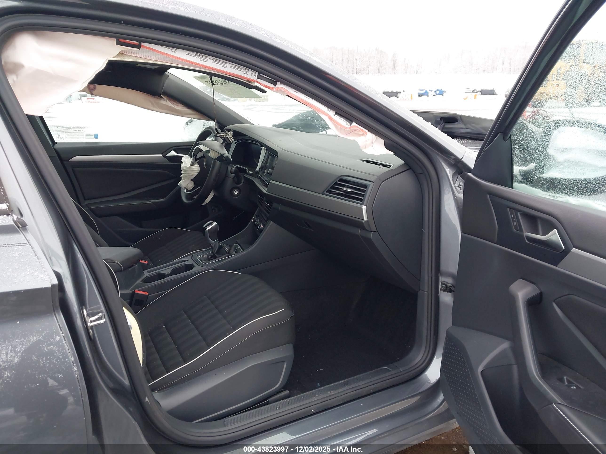 VOLKSWAGEN JETTA image 5