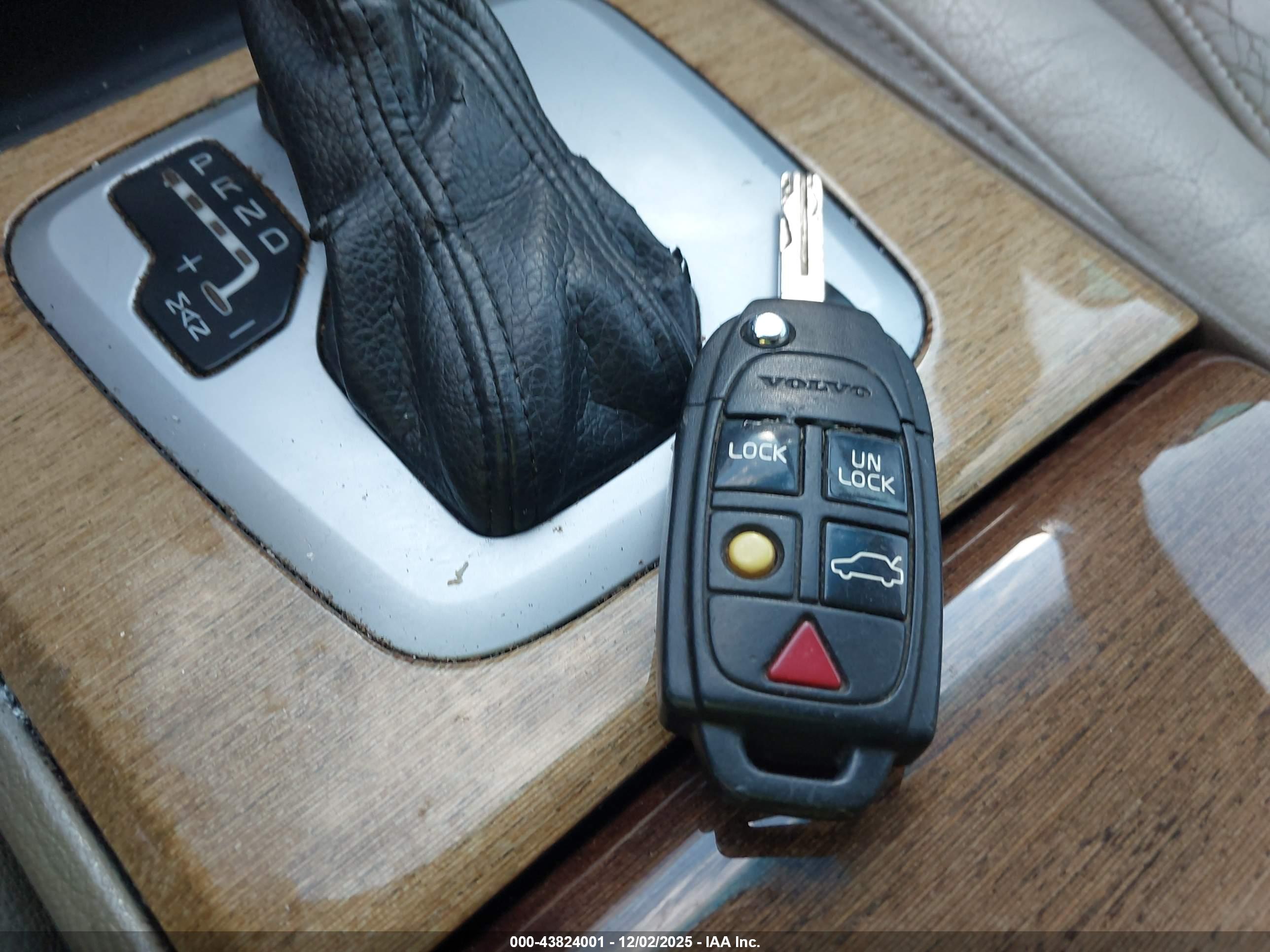 VOLVO XC90 image 11