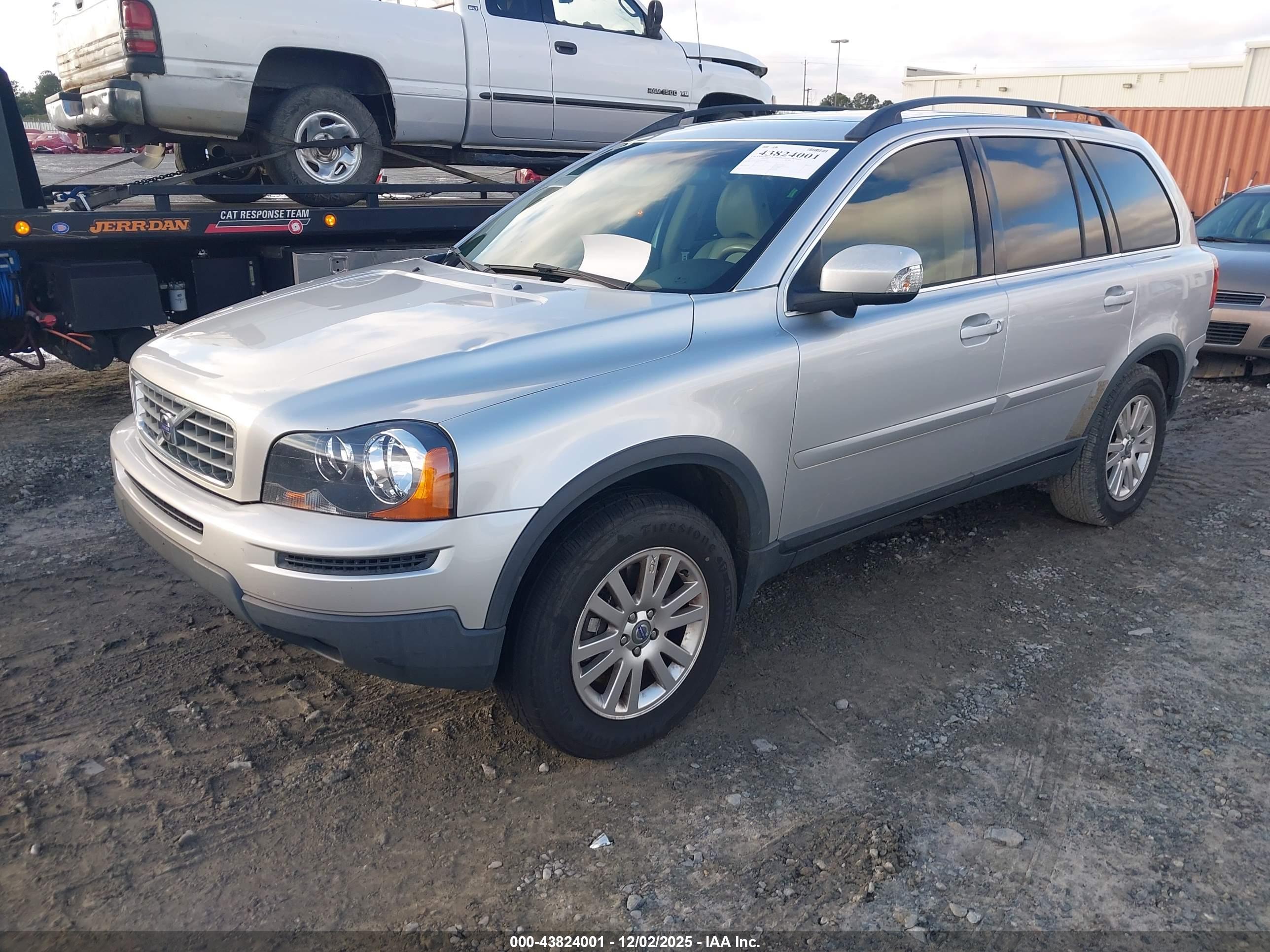 VOLVO XC90 image 2