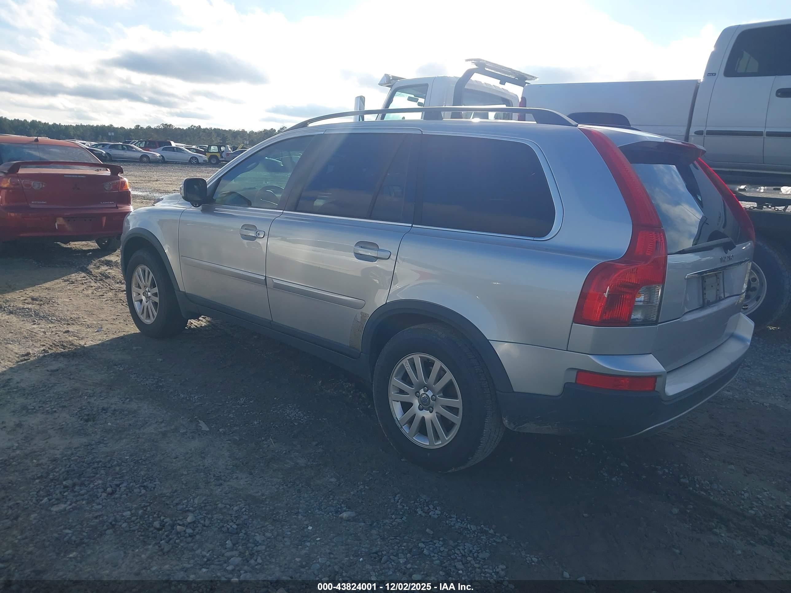 VOLVO XC90 image 3