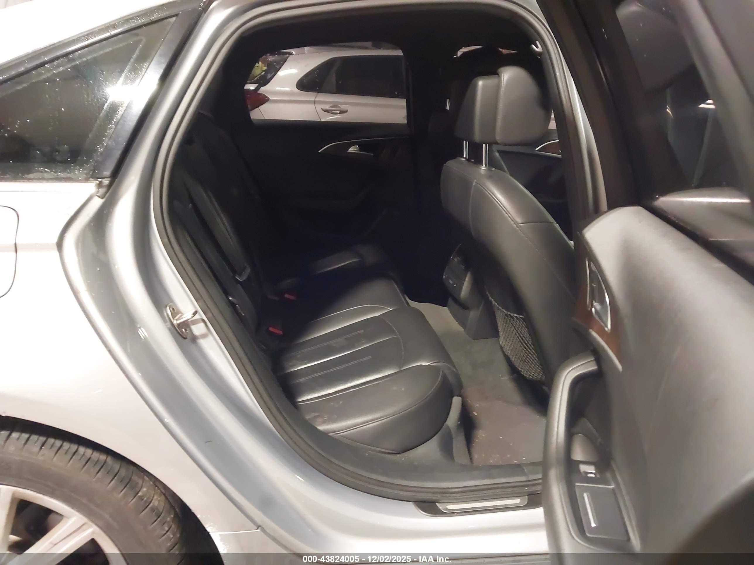 AUDI A6 image 8
