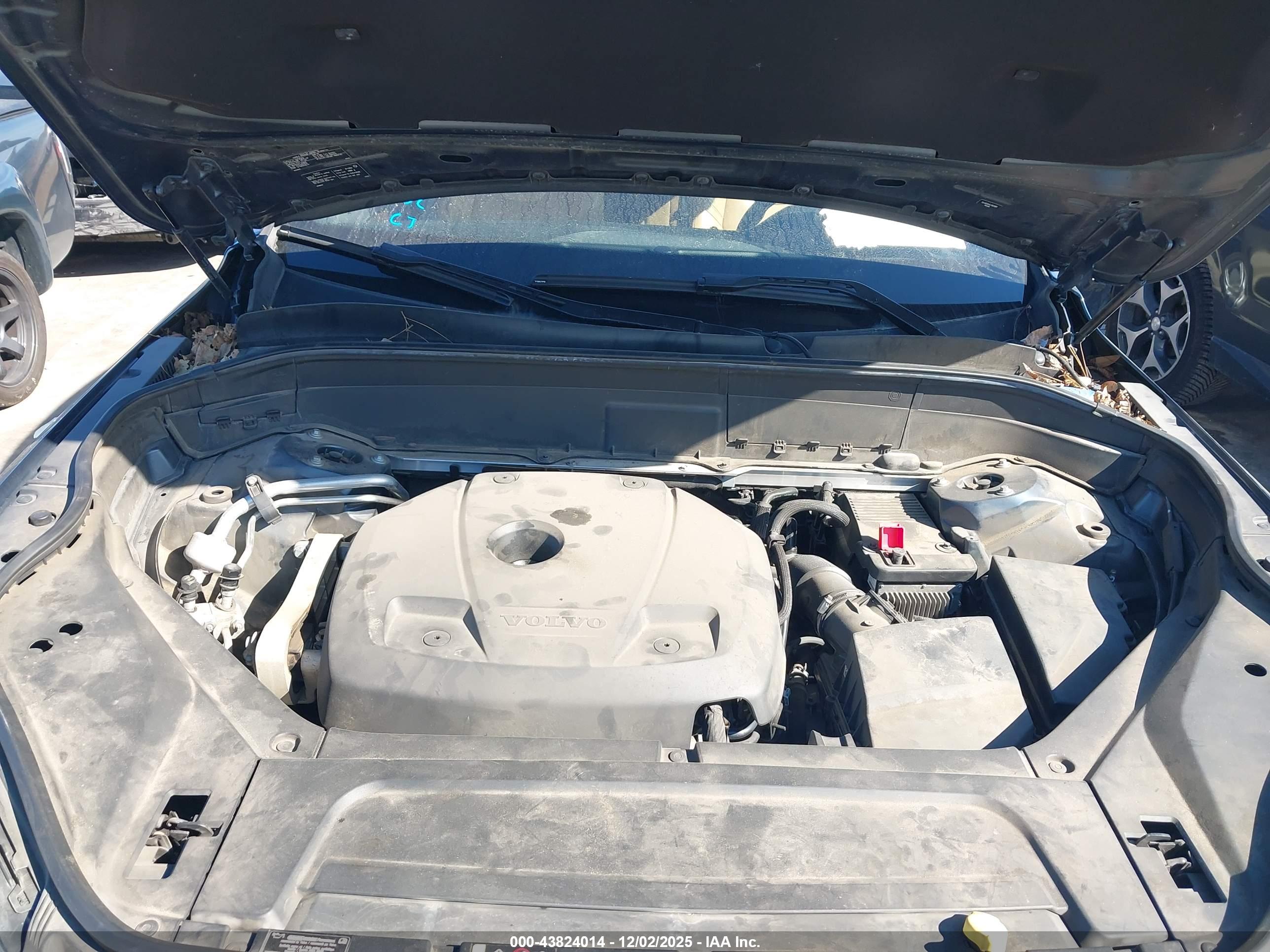 VOLVO XC90 image 10