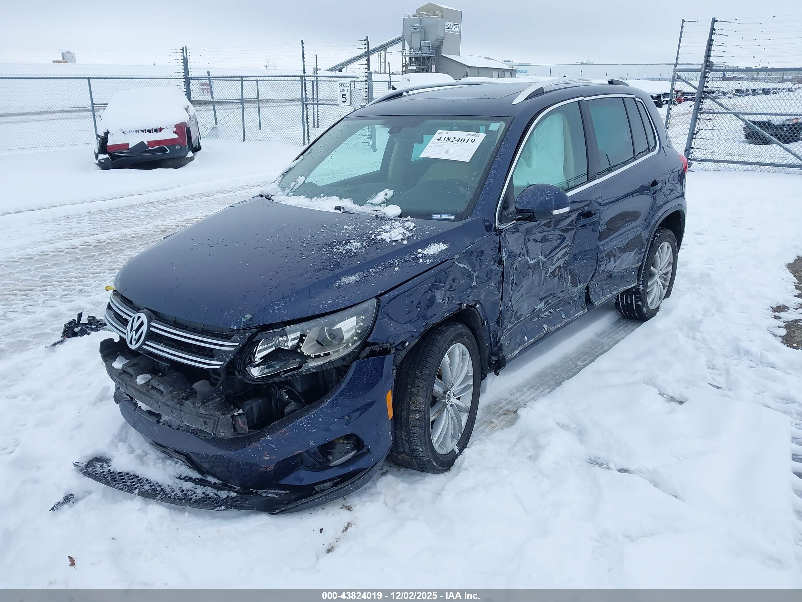 VOLKSWAGEN TIGUAN image 2