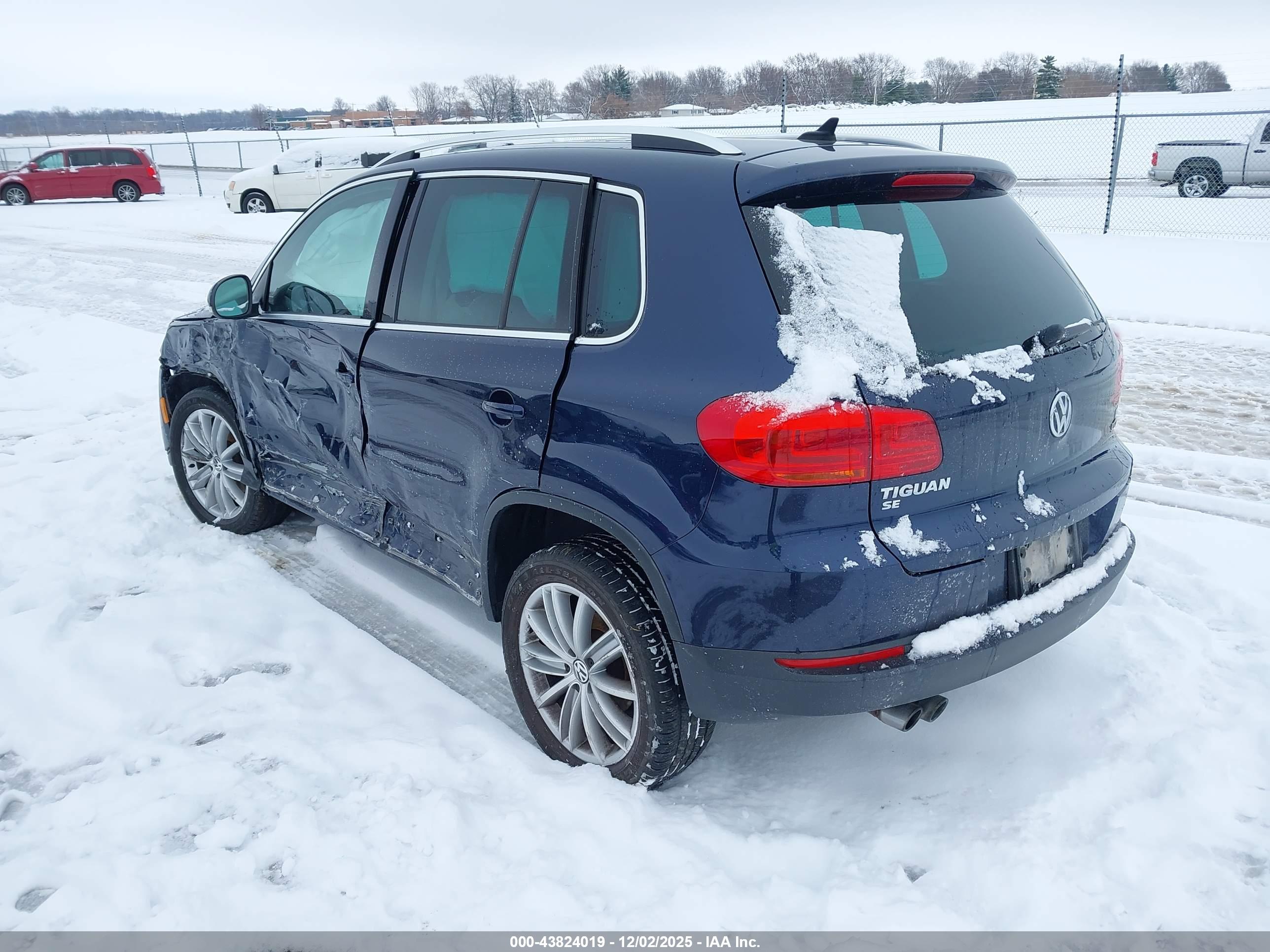 VOLKSWAGEN TIGUAN image 3
